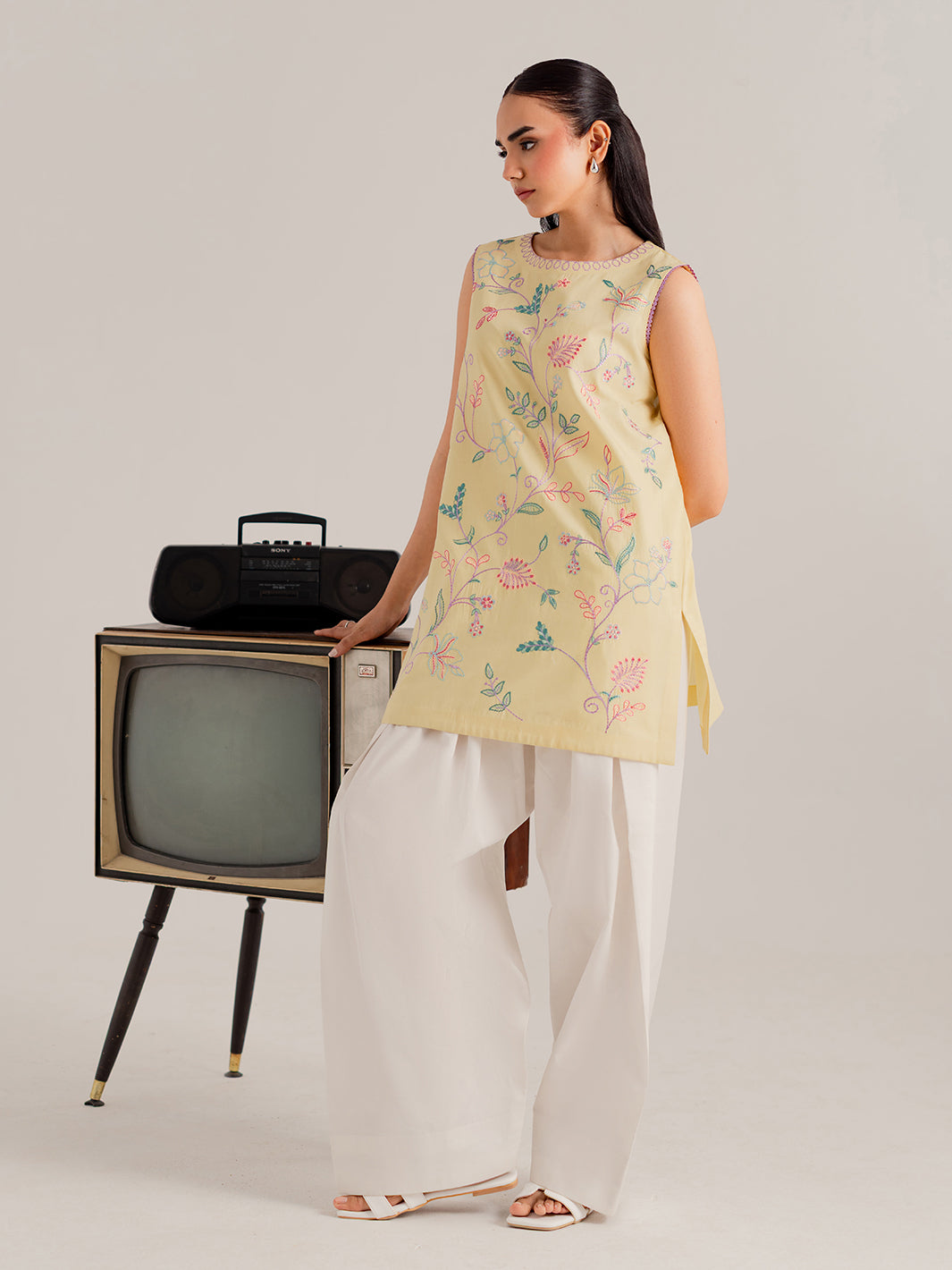 Vanessa – 2Pc Embroidered Cotton Set