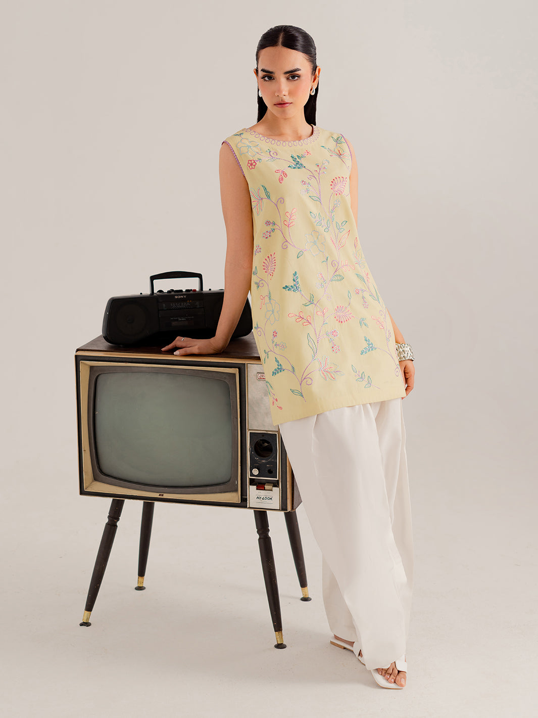 Vanessa – 2Pc Embroidered Cotton Set