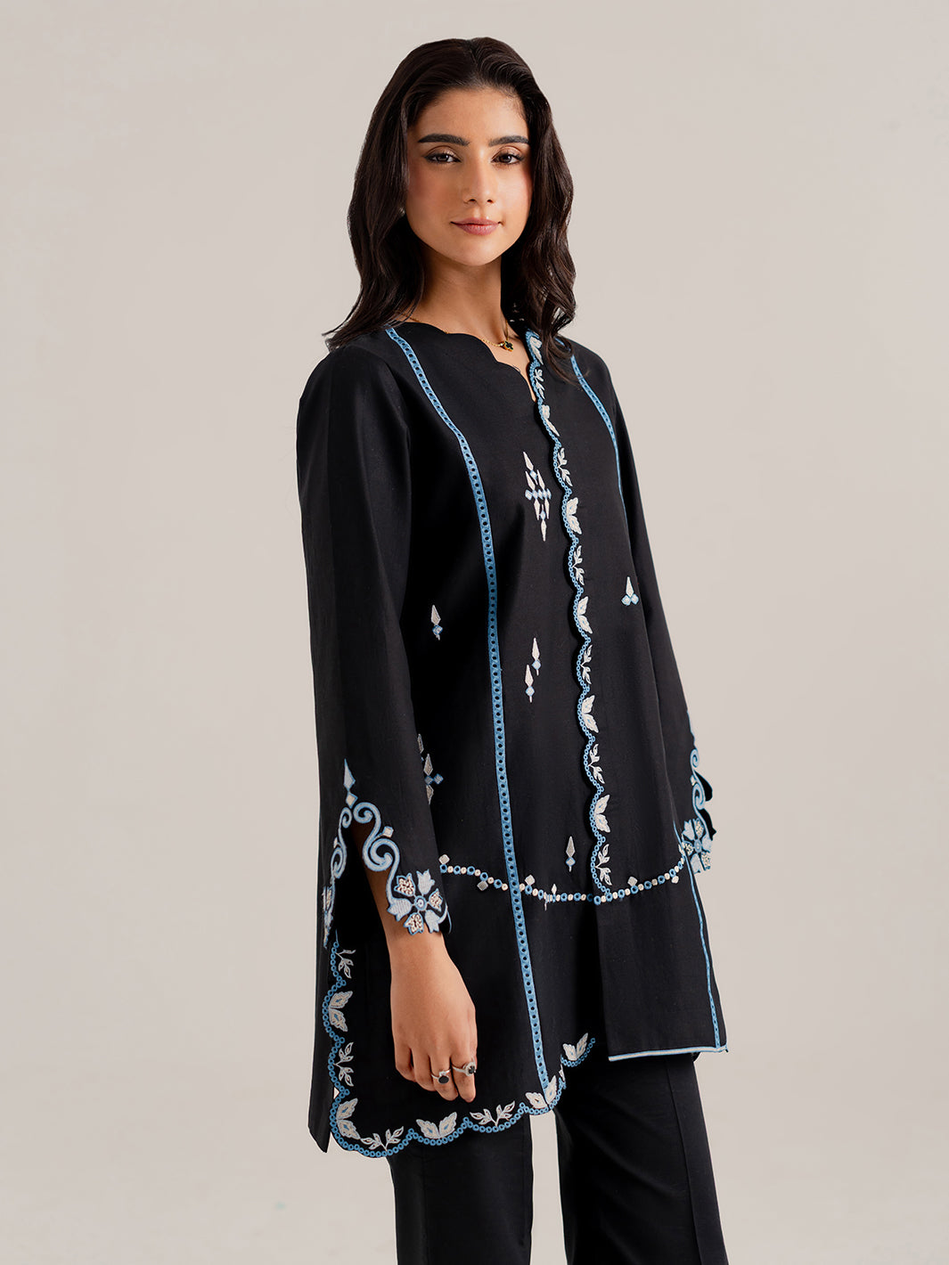 ELEXA - 2Pc Embroidered Set