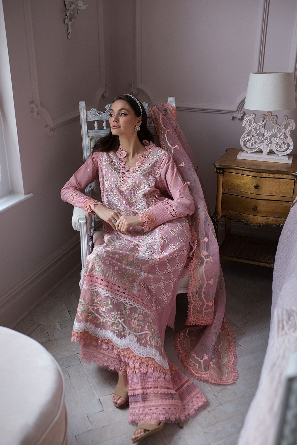Design 1B Luxury Lawn 2024 Unstitched