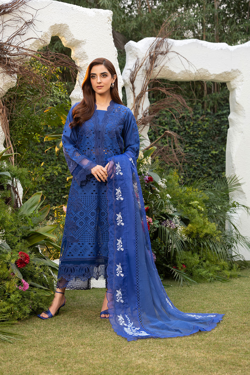 Design 1B Luxury Lawn 2025 Unstitched
