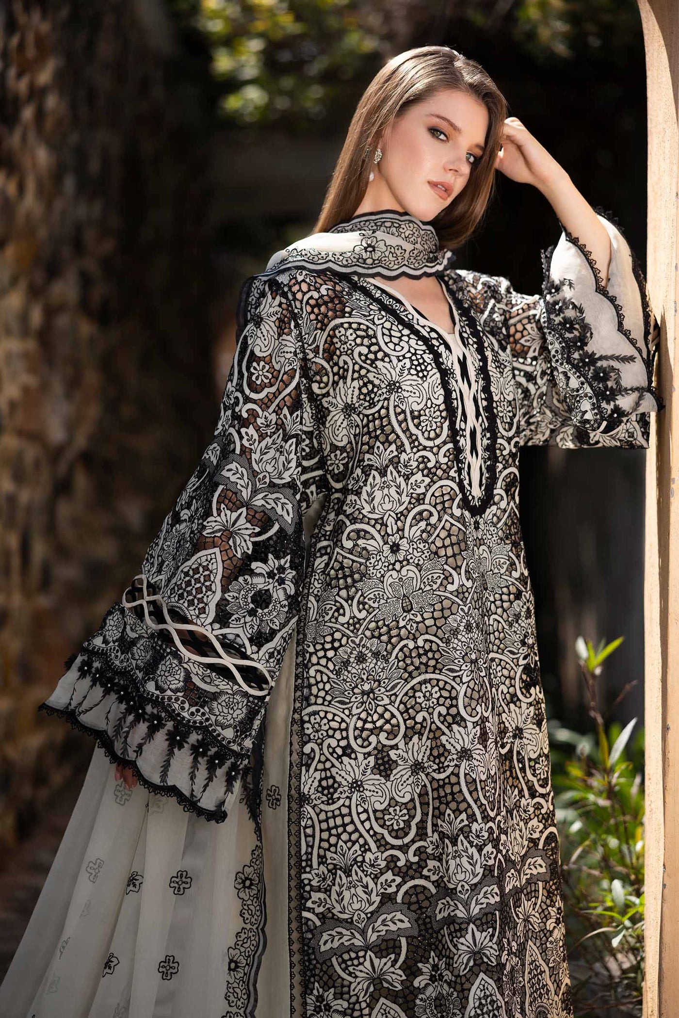 Embroidered Lawn Fabric (3Pcs)