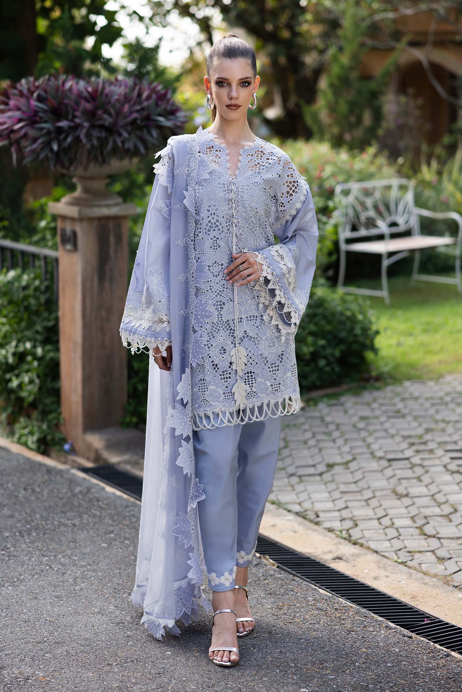 Embroidered Lawn Fabric (3Pcs)