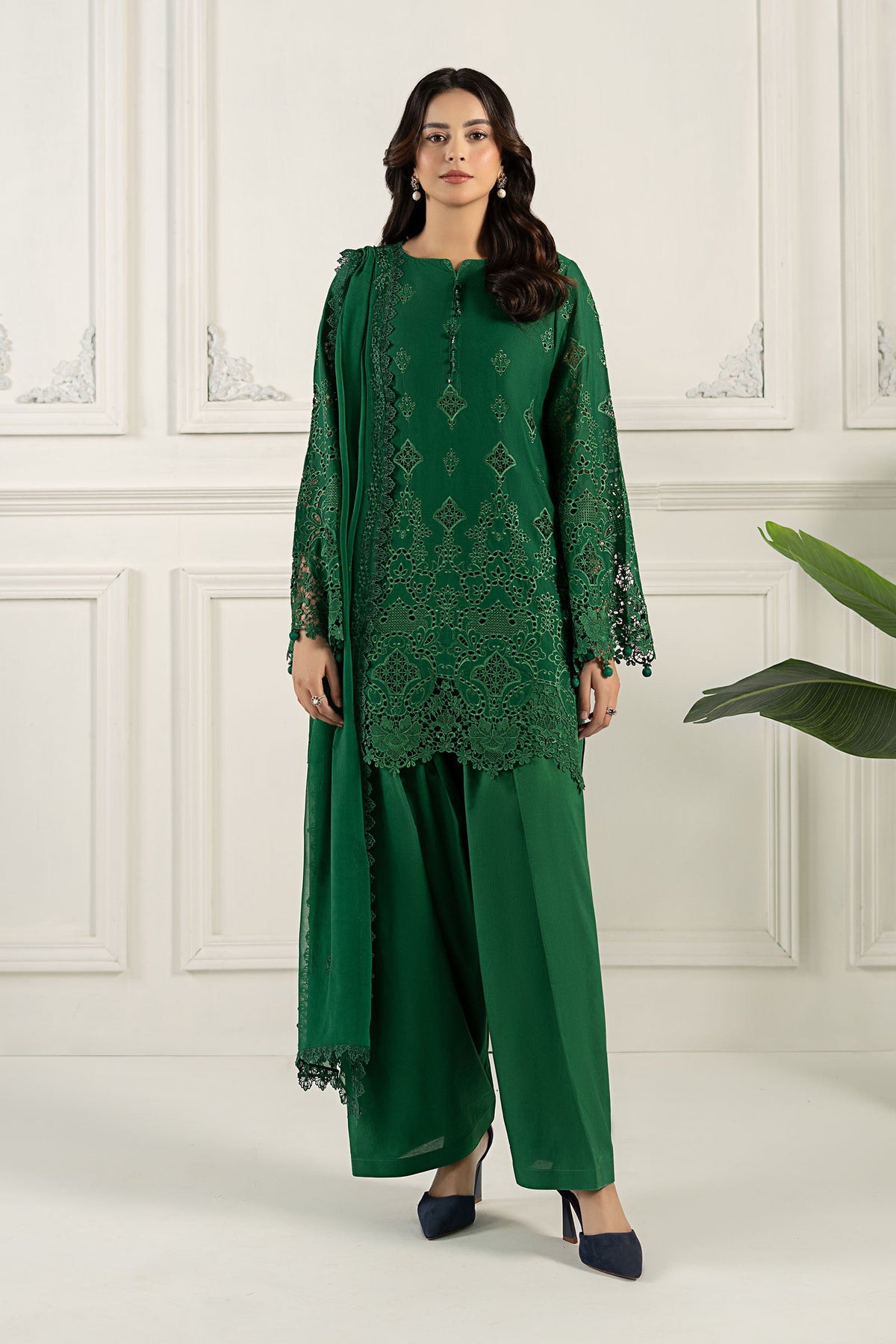 Embroidered Lawn Fabric (3Pcs) | LF-815
