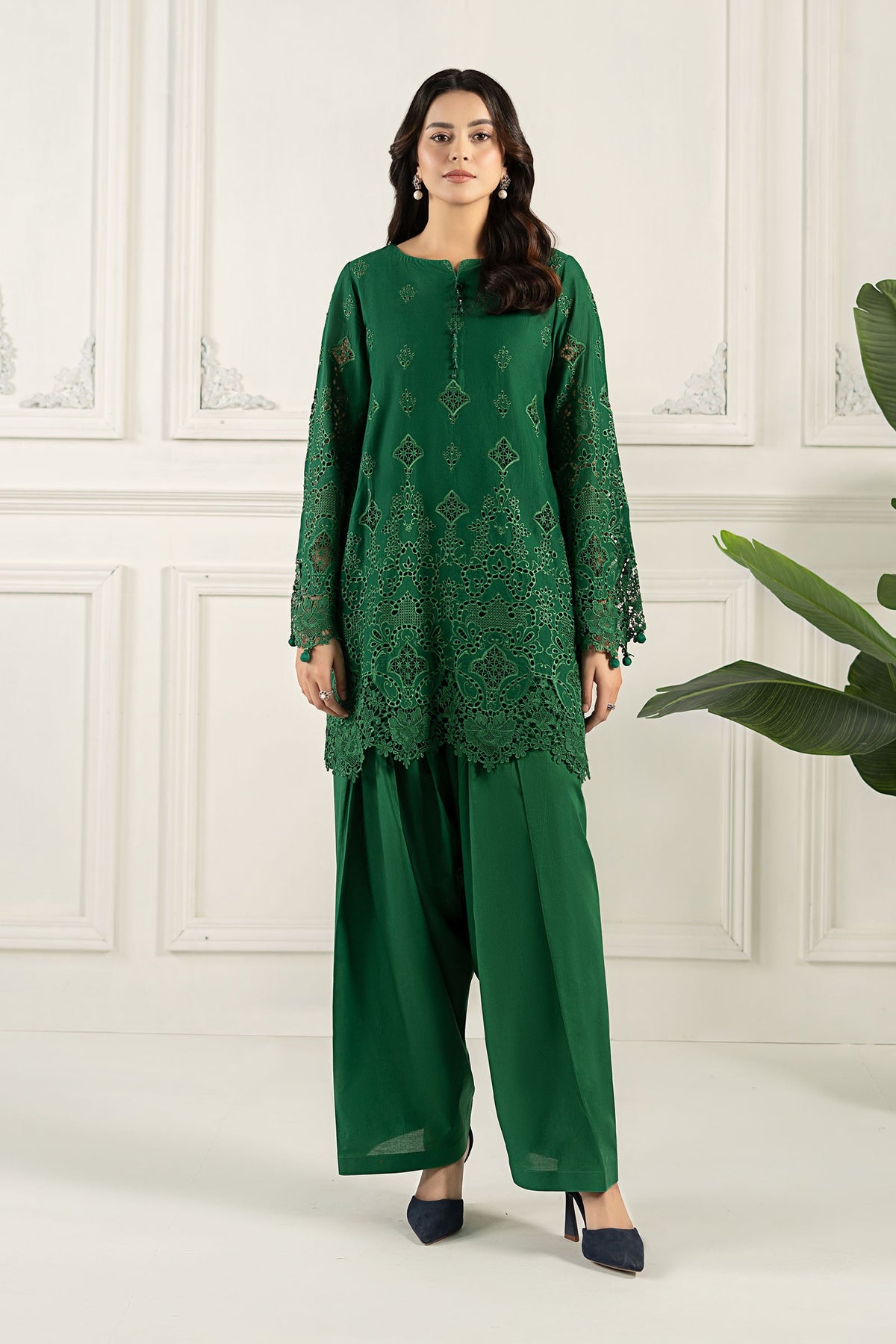 Embroidered Lawn Fabric (3Pcs) | LF-815