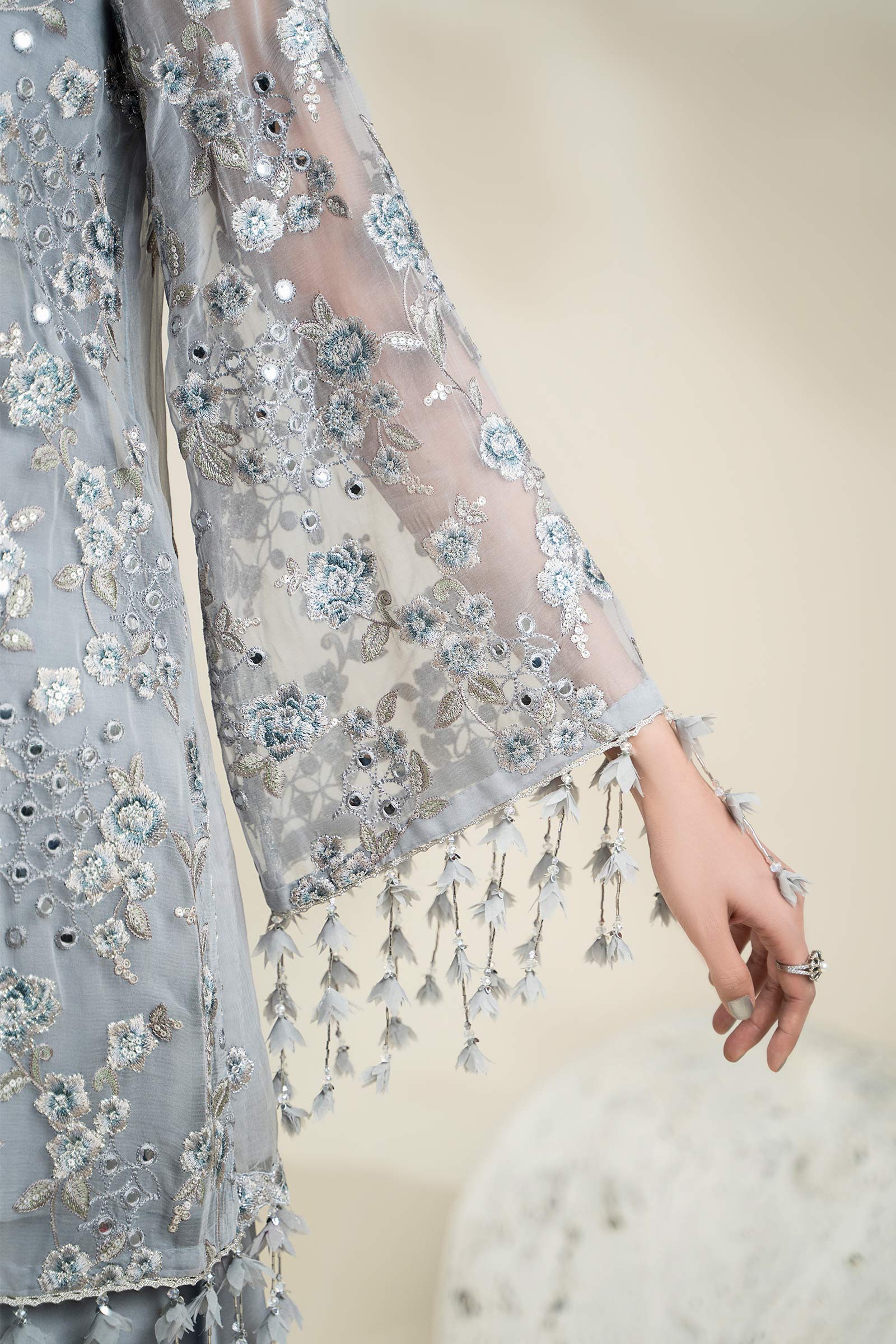 https://cdn.shopify.com/s/files/1/0620/8788/9062/files/LF917IceBlue_S_Closeup_F.jpg?v=1765787774