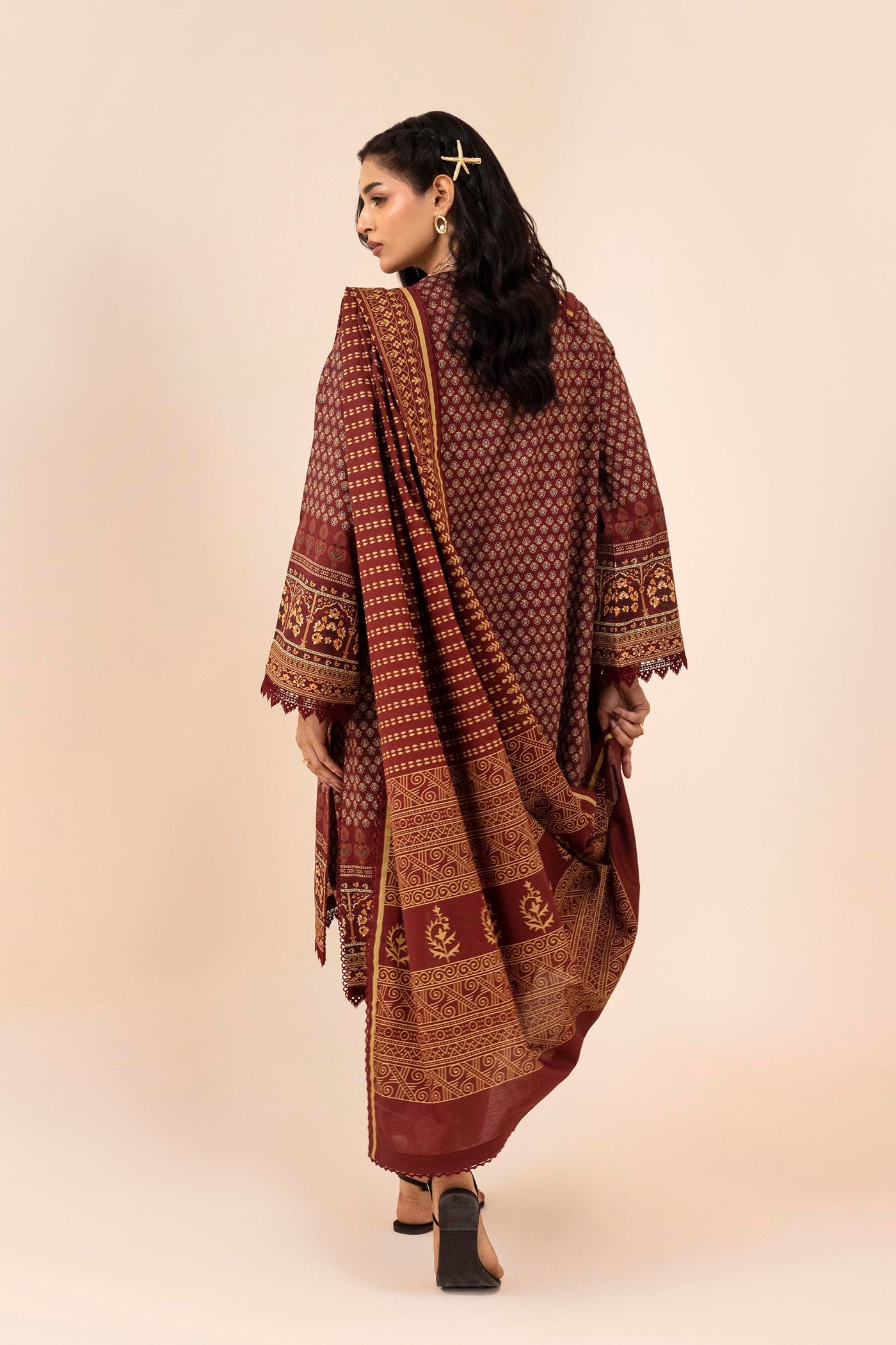 Unstitched 3 Piece Lawn Suit