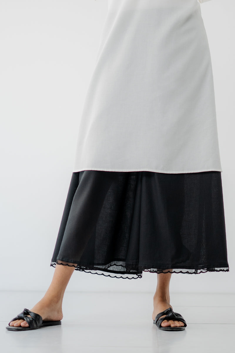 Scallop pants