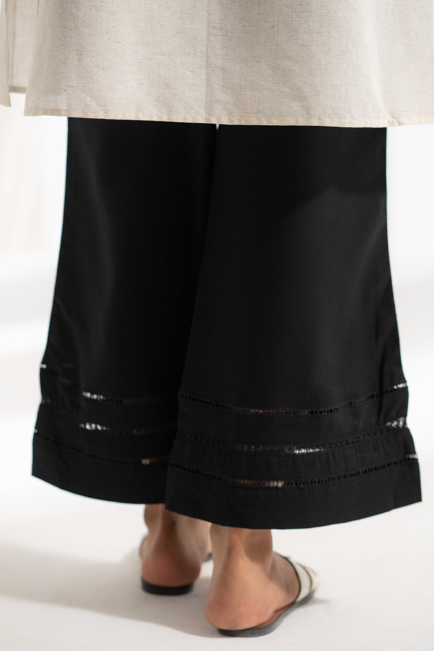 https://cdn.shopify.com/s/files/1/0568/3308/1529/files/LW0298-BK0-2.jpg?v=1736854008