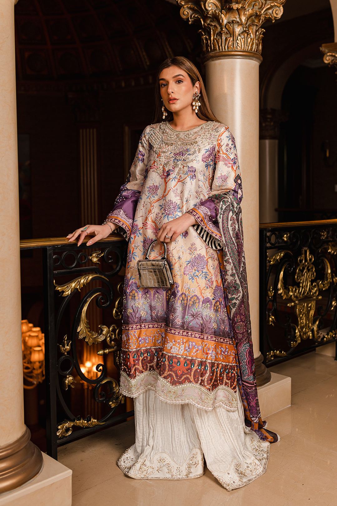 https://cdn.shopify.com/s/files/1/0523/4327/5696/products/Lama-1.jpg?v=1755960730
