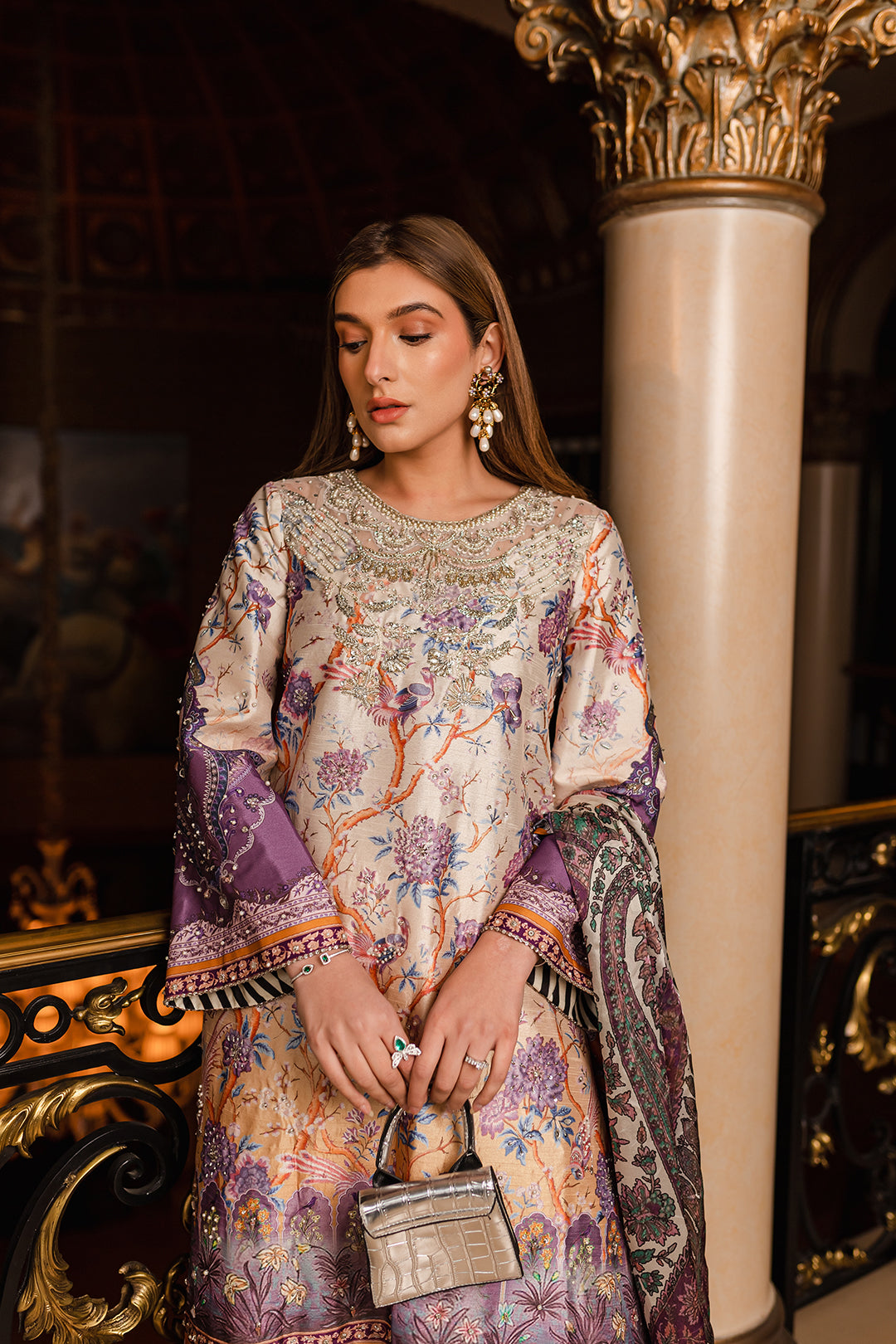 https://cdn.shopify.com/s/files/1/0523/4327/5696/products/Lama-2.jpg?v=1755960730