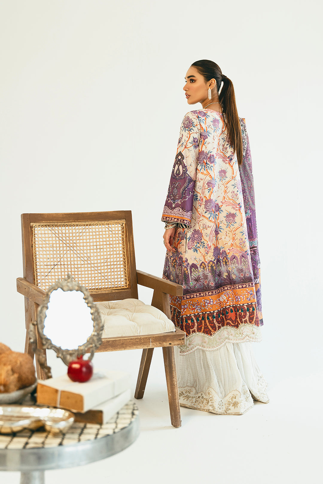 https://cdn.shopify.com/s/files/1/0523/4327/5696/products/Lama-4.jpg?v=1755960730