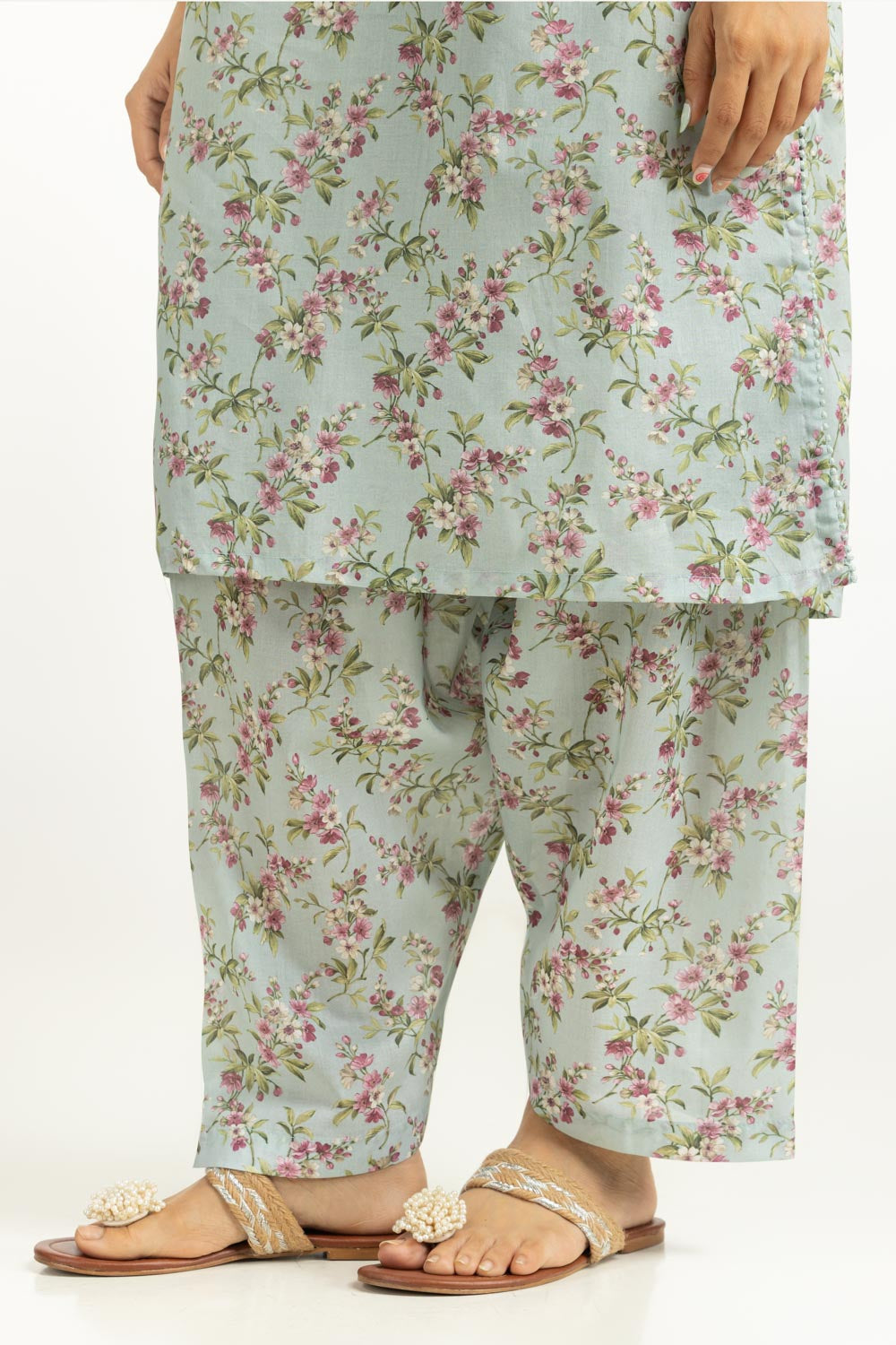 https://cdn.shopify.com/s/files/1/0706/3253/8159/files/LawnPrintedCo-OrdSetIUSTTS-2127_bottom.jpg?v=1769337828