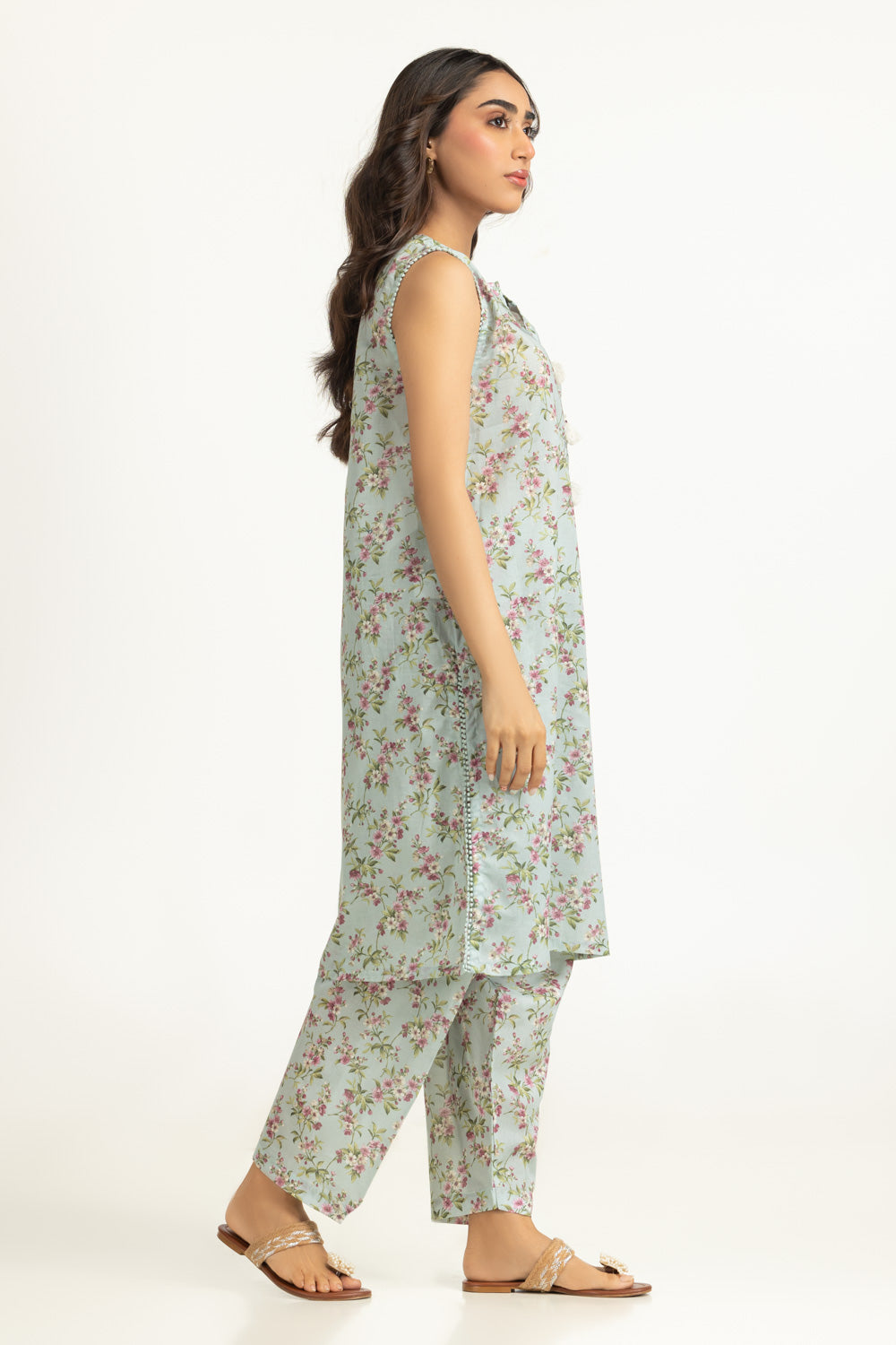 https://cdn.shopify.com/s/files/1/0706/3253/8159/files/LawnPrintedCo-OrdSetIUSTTS-2127_side.jpg?v=1769337836