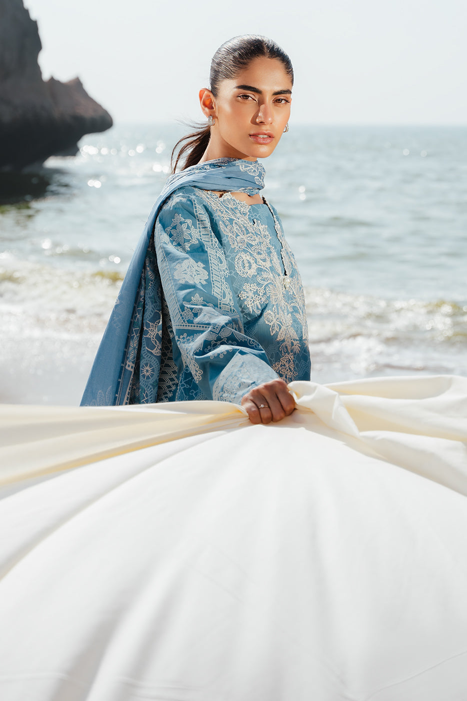 Plain organza dupatta with trimmings