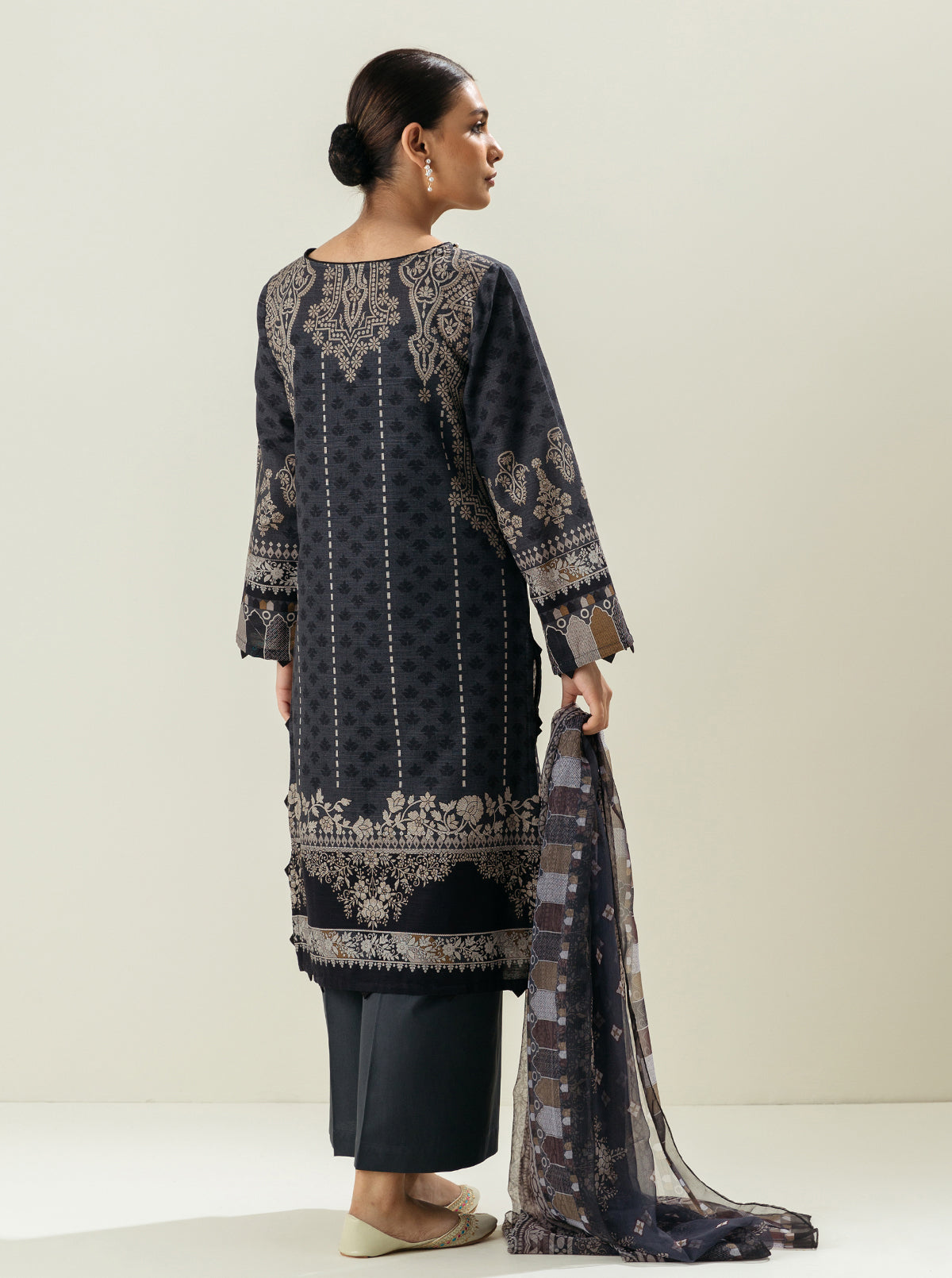 3 Piece - Printed Khaddar Suit - Keystone Gray