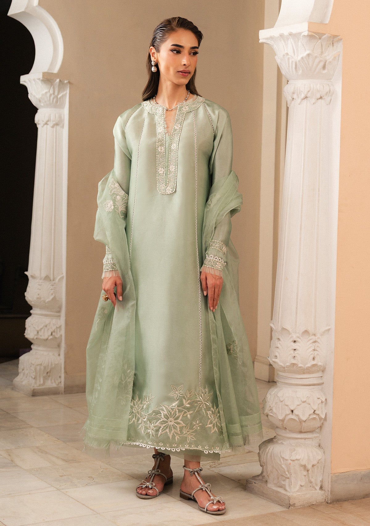 Lia Mint