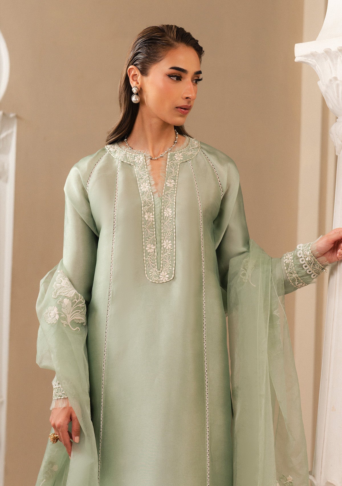 Lia Mint