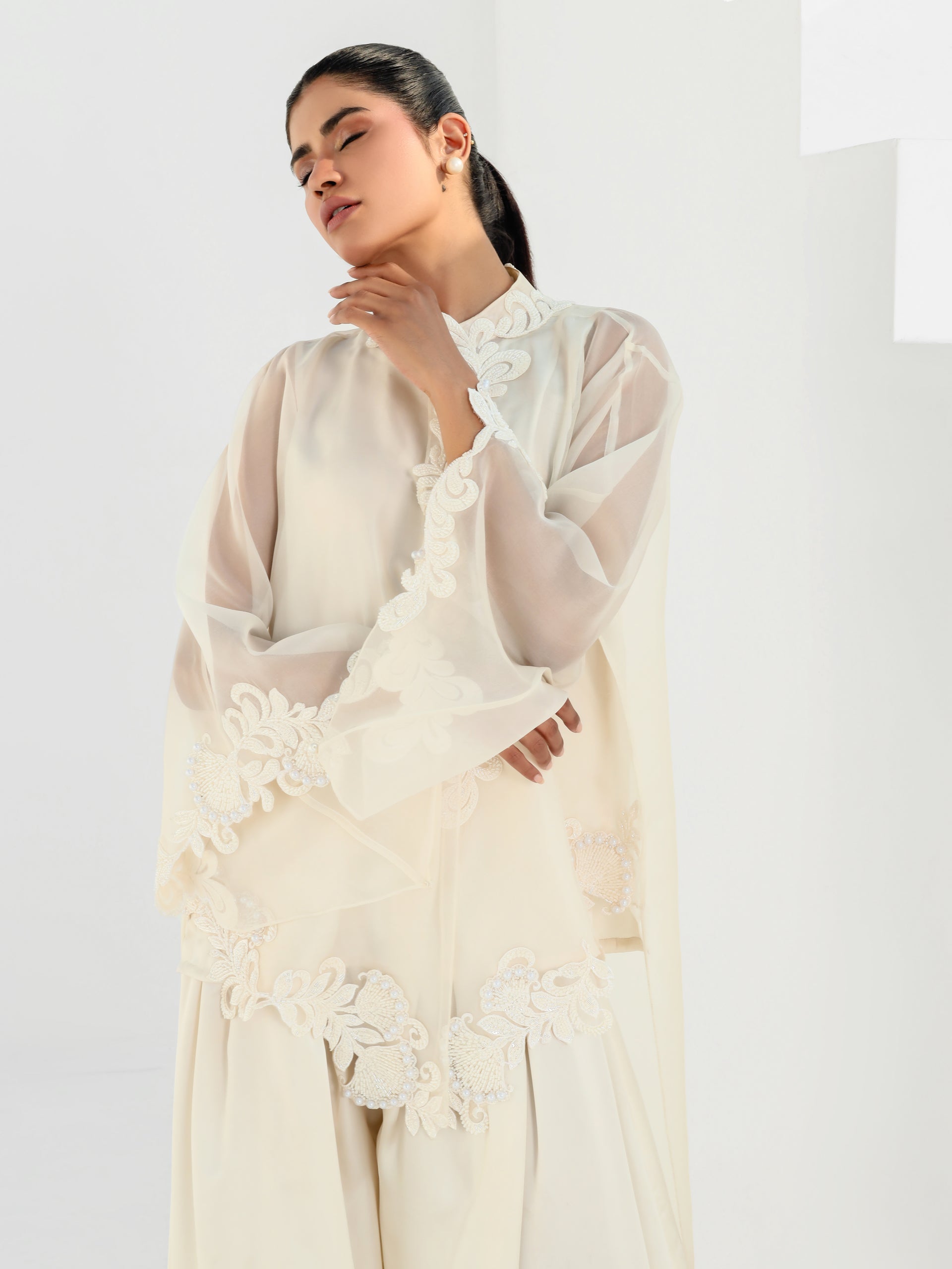 Lilly - Ivory