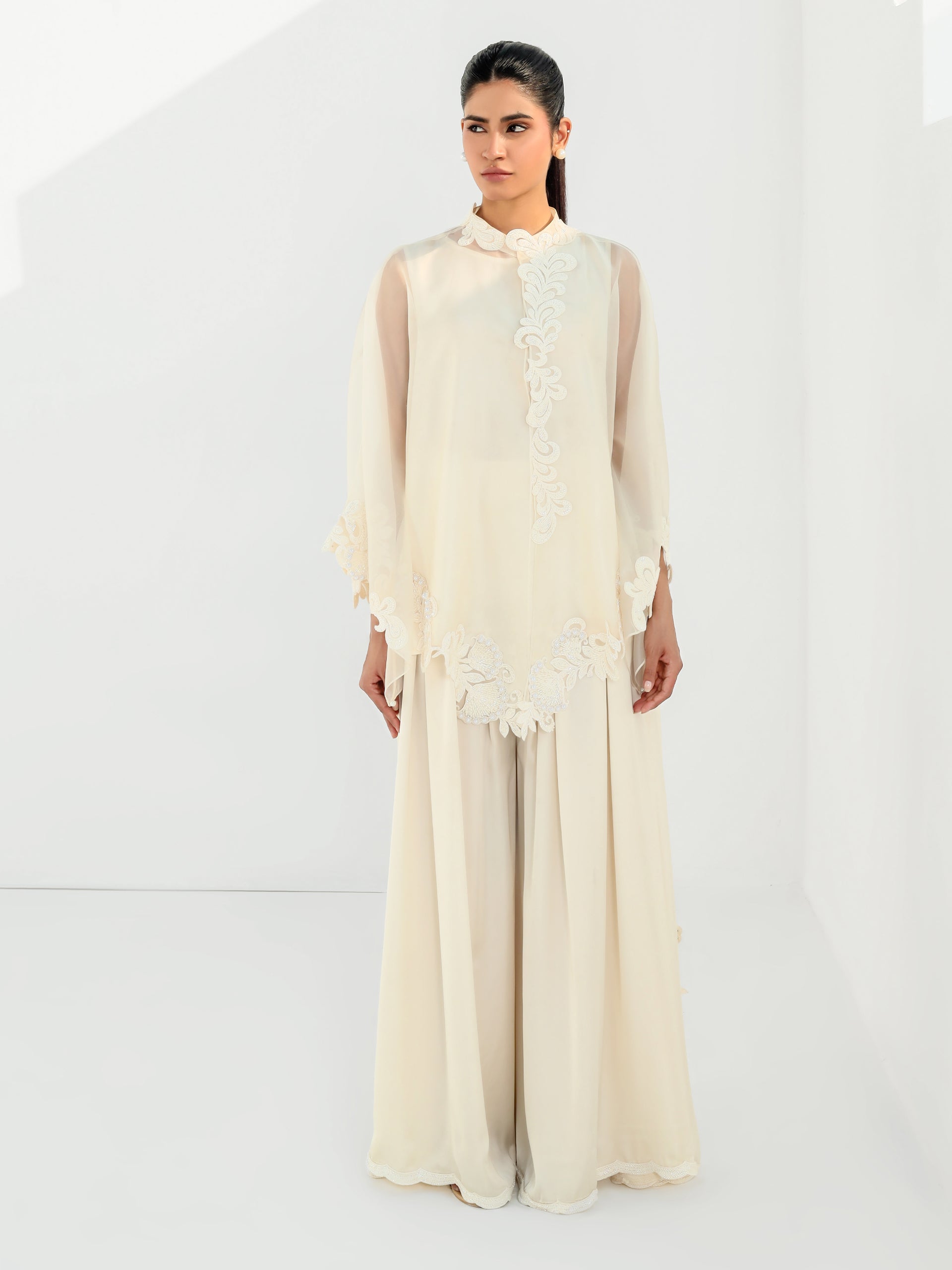 Lilly - Ivory