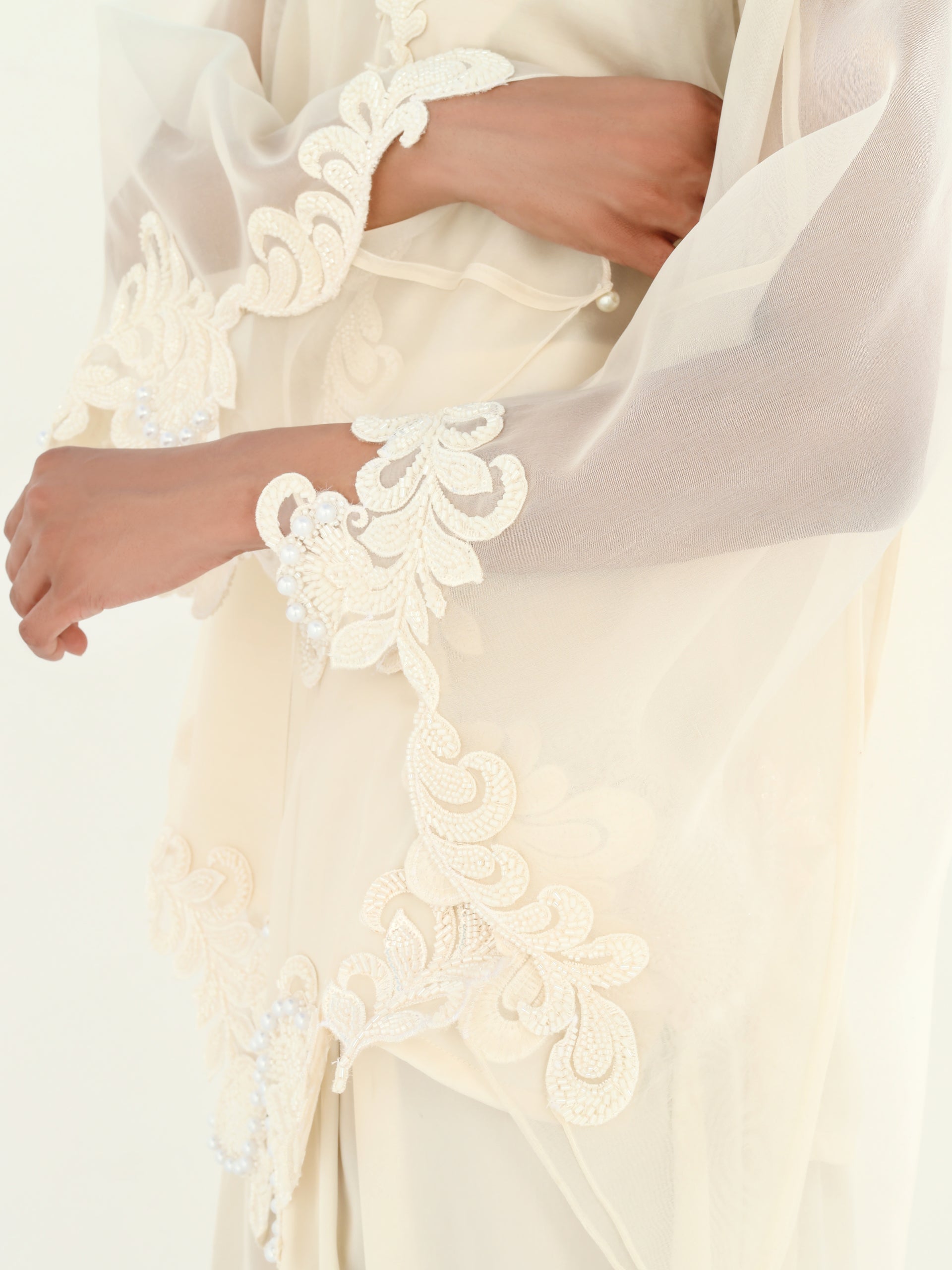 Lilly - Ivory