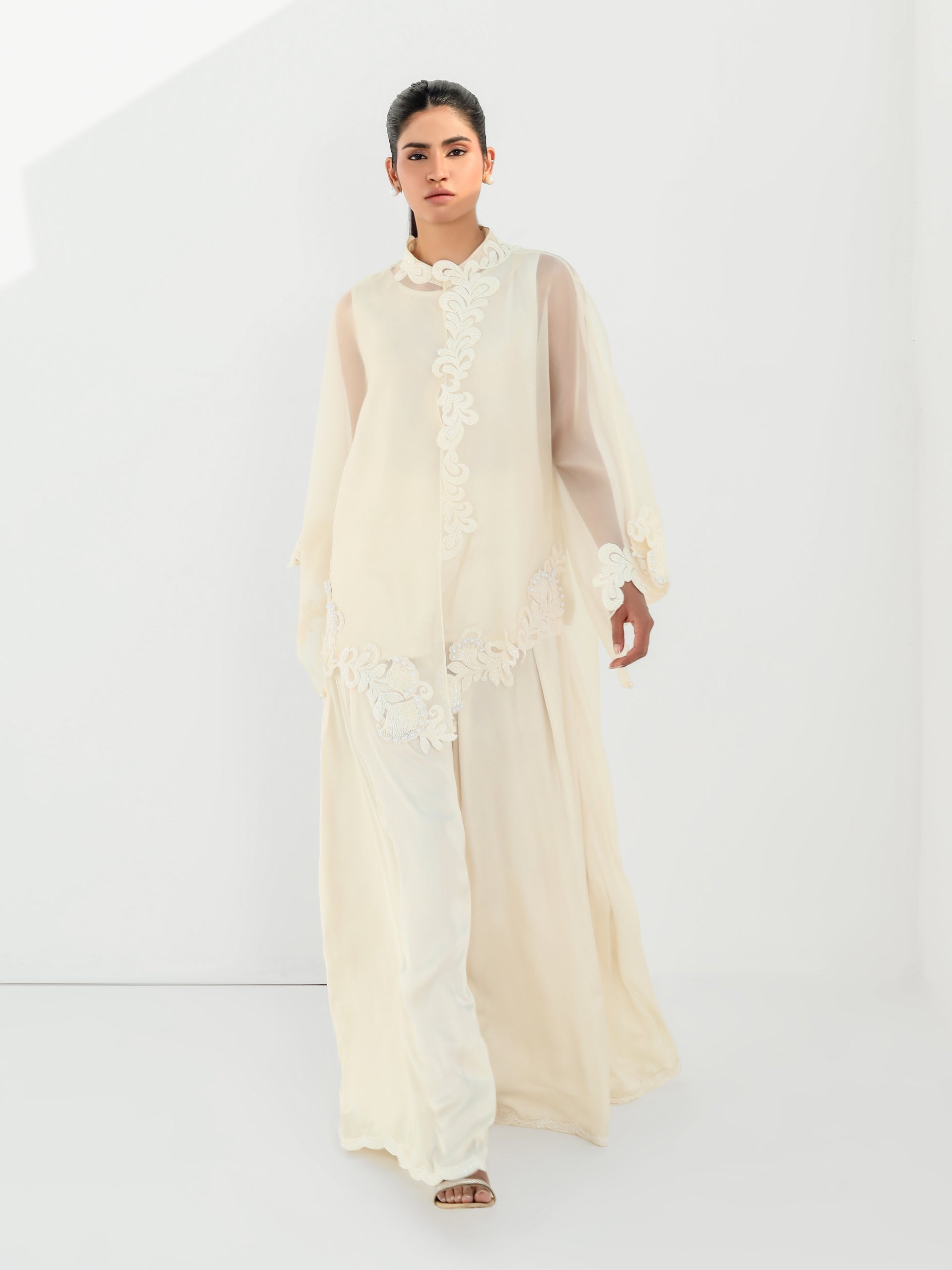 Lilly - Ivory