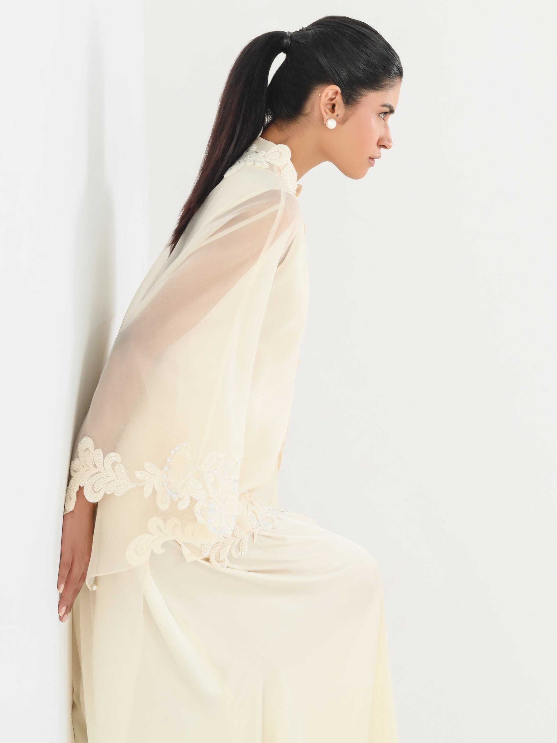 Lilly - Ivory