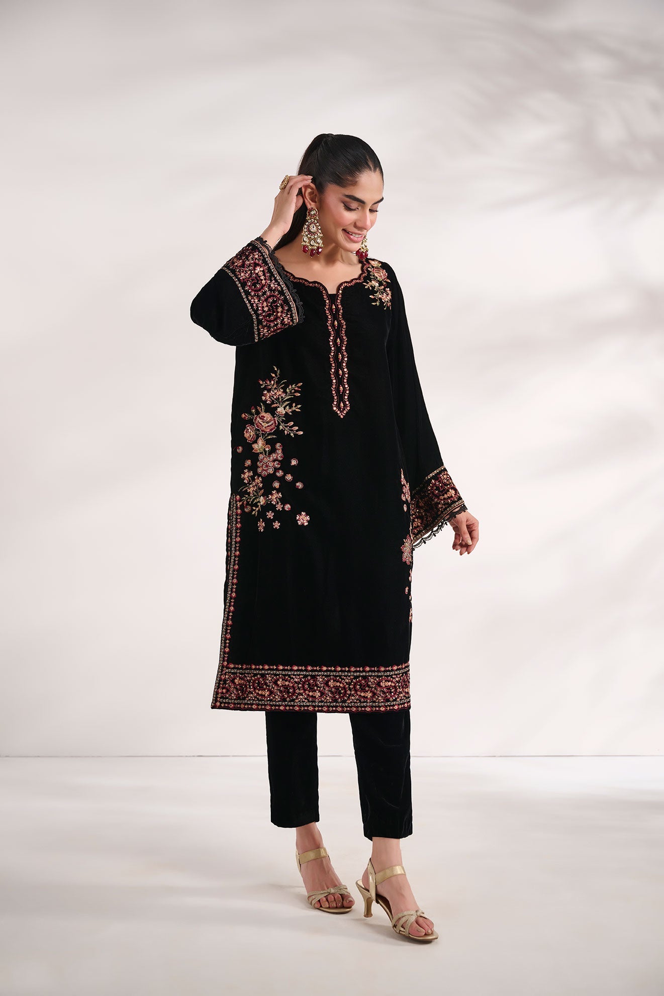 Fw24Da-1894 Black 1Pcs Embroidered Kurta