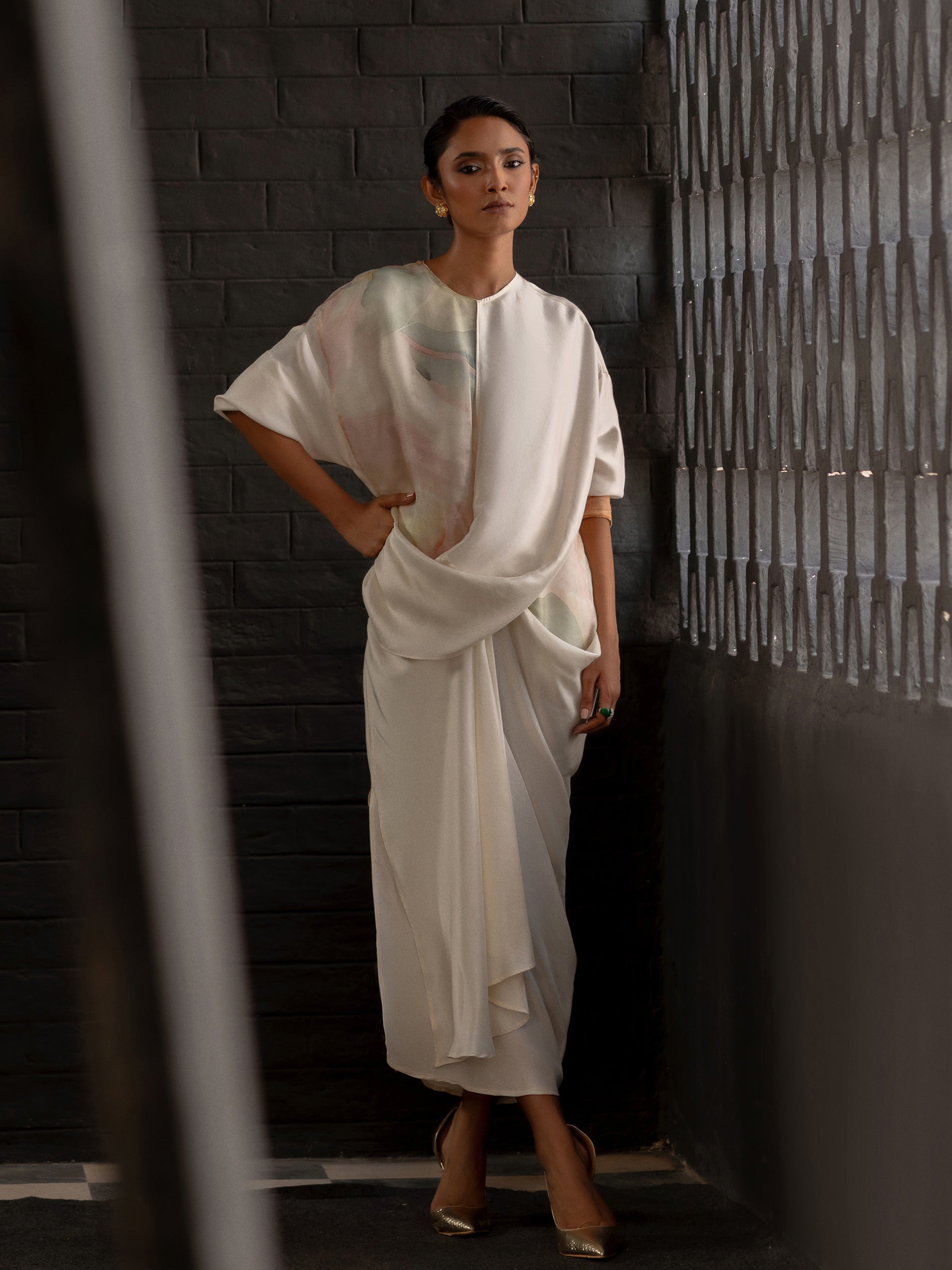 https://cdn.shopify.com/s/files/1/0768/4872/6205/files/Luca-Ivory-1.jpg?v=1777665982