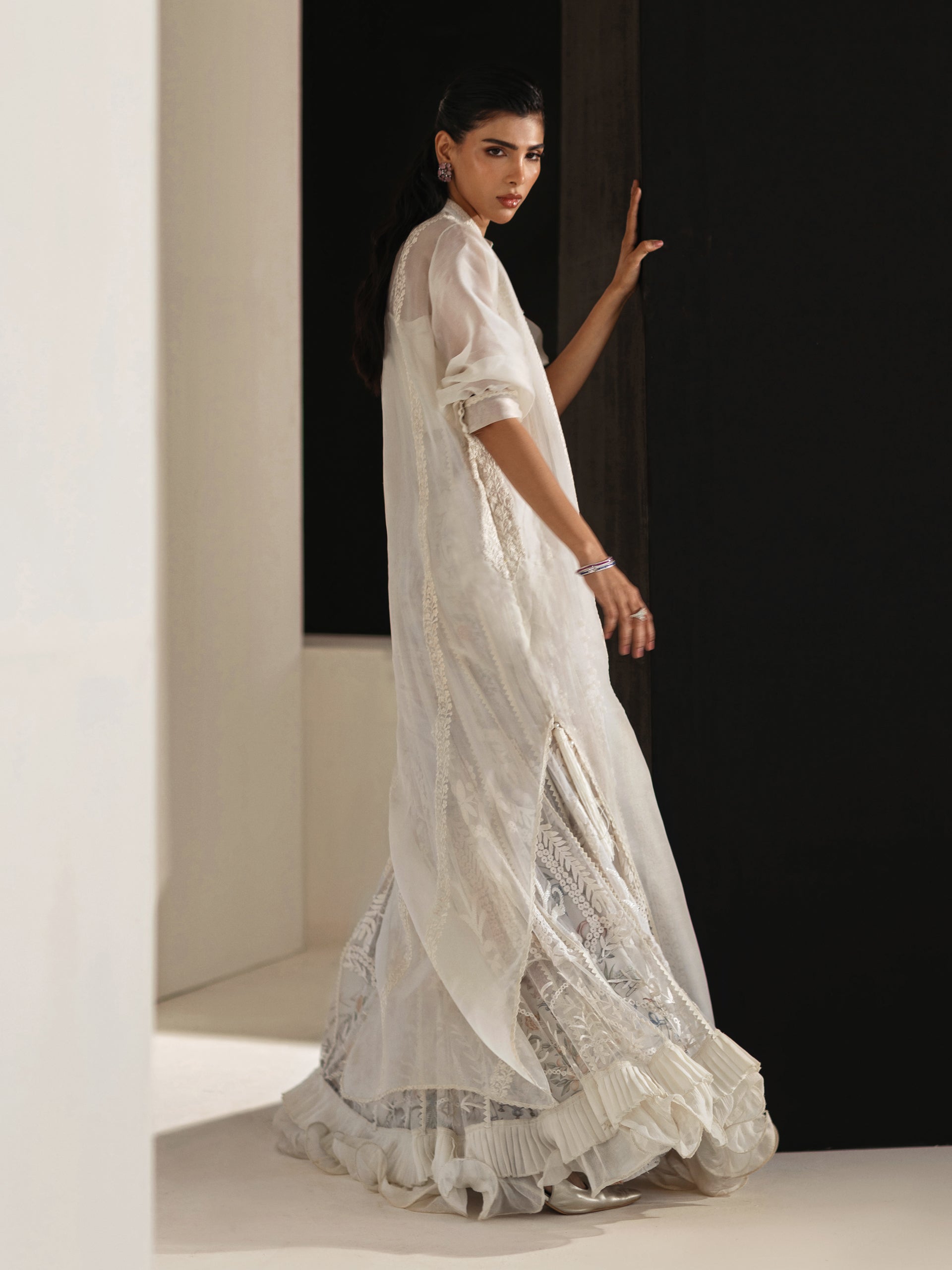 https://cdn.shopify.com/s/files/1/0768/4872/6205/files/Lyra-Ivory-2.jpg?v=1777669903