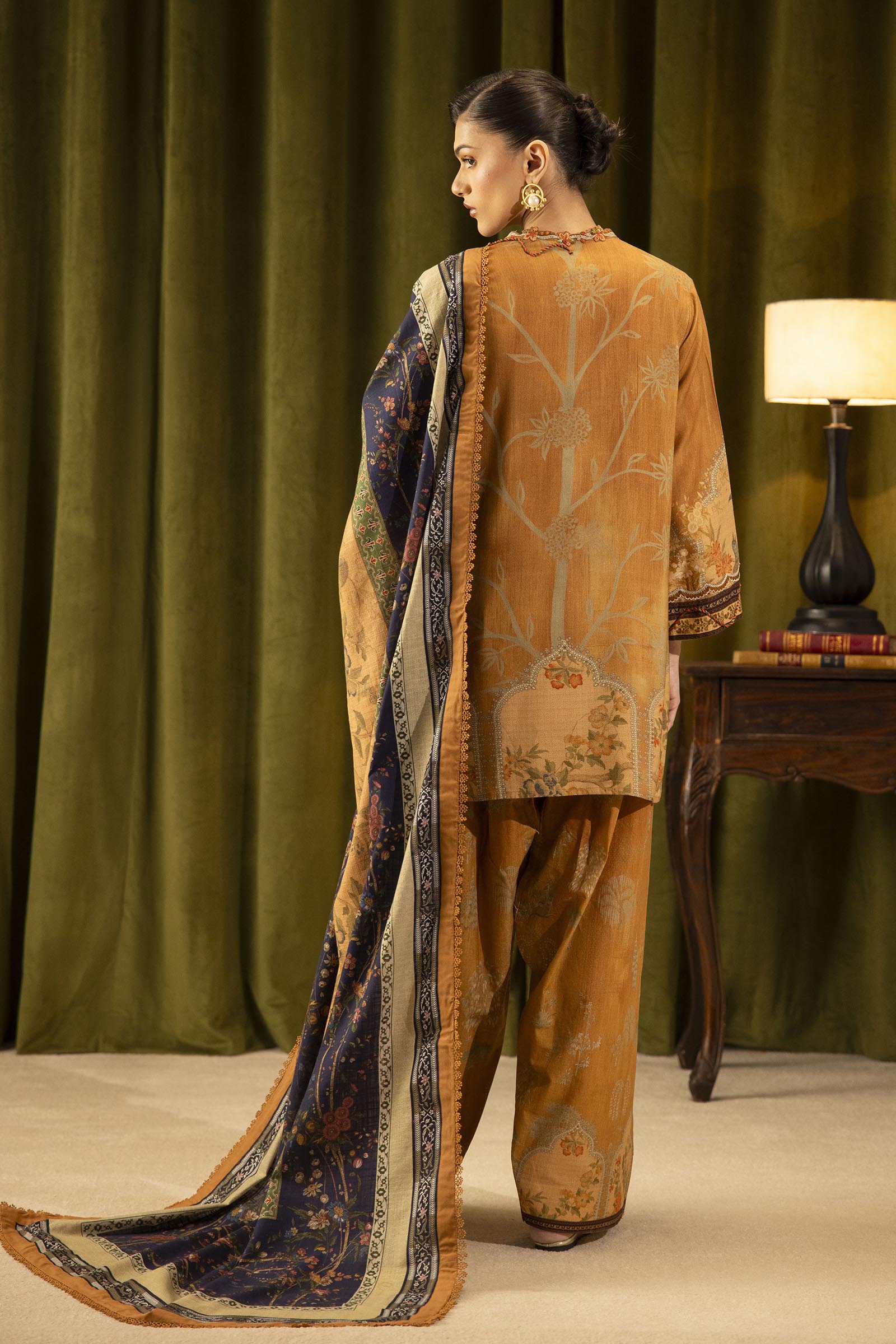 Unstitched Linen Muzlin 3 Piece Suit