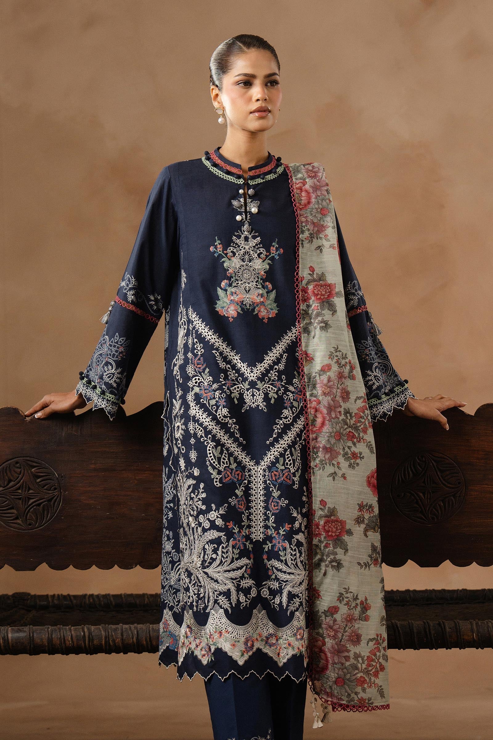 sana-safinaz-pool-65617171