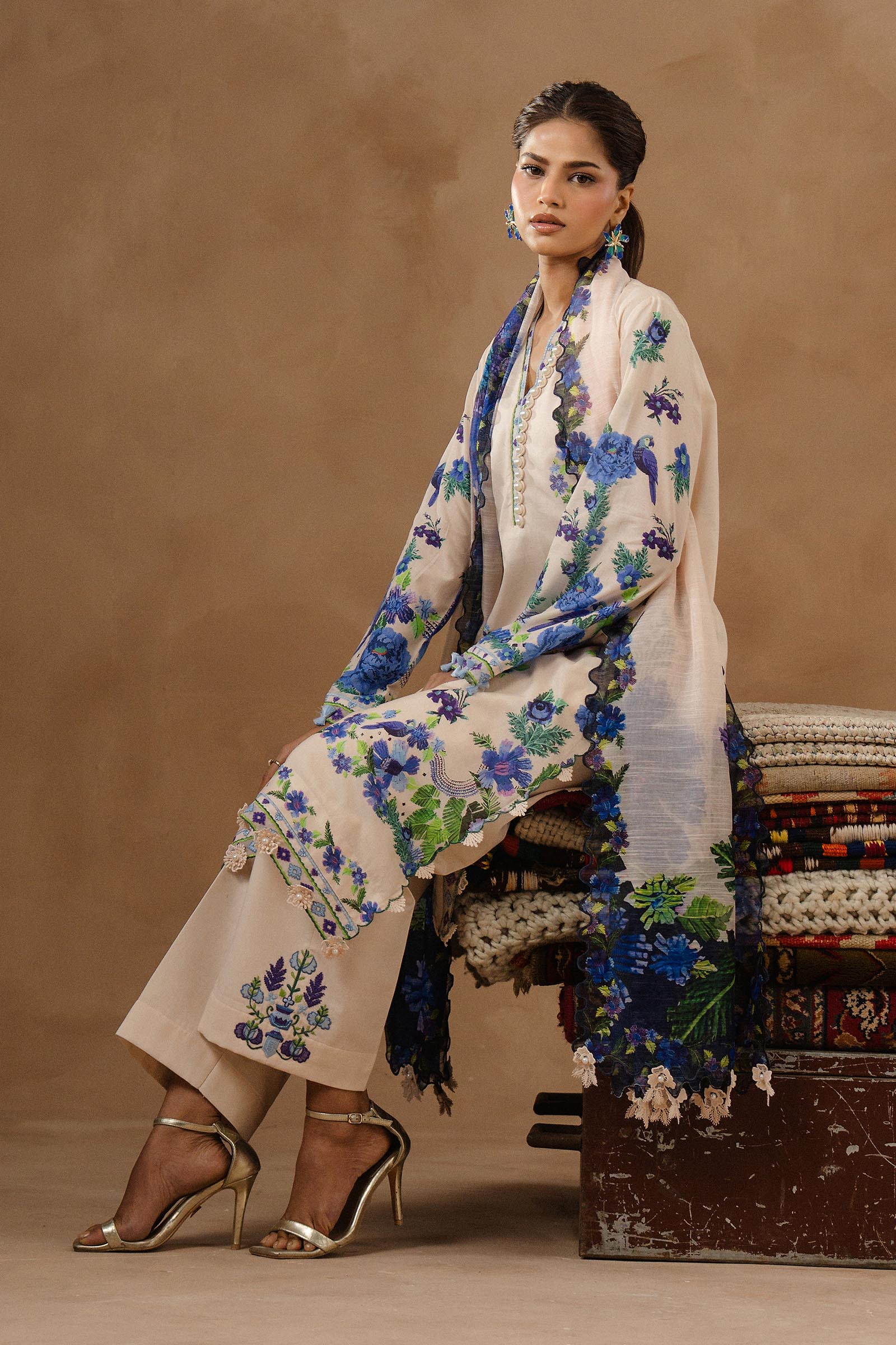 Unstitched Muzlin Lawn 3 Piece Suit