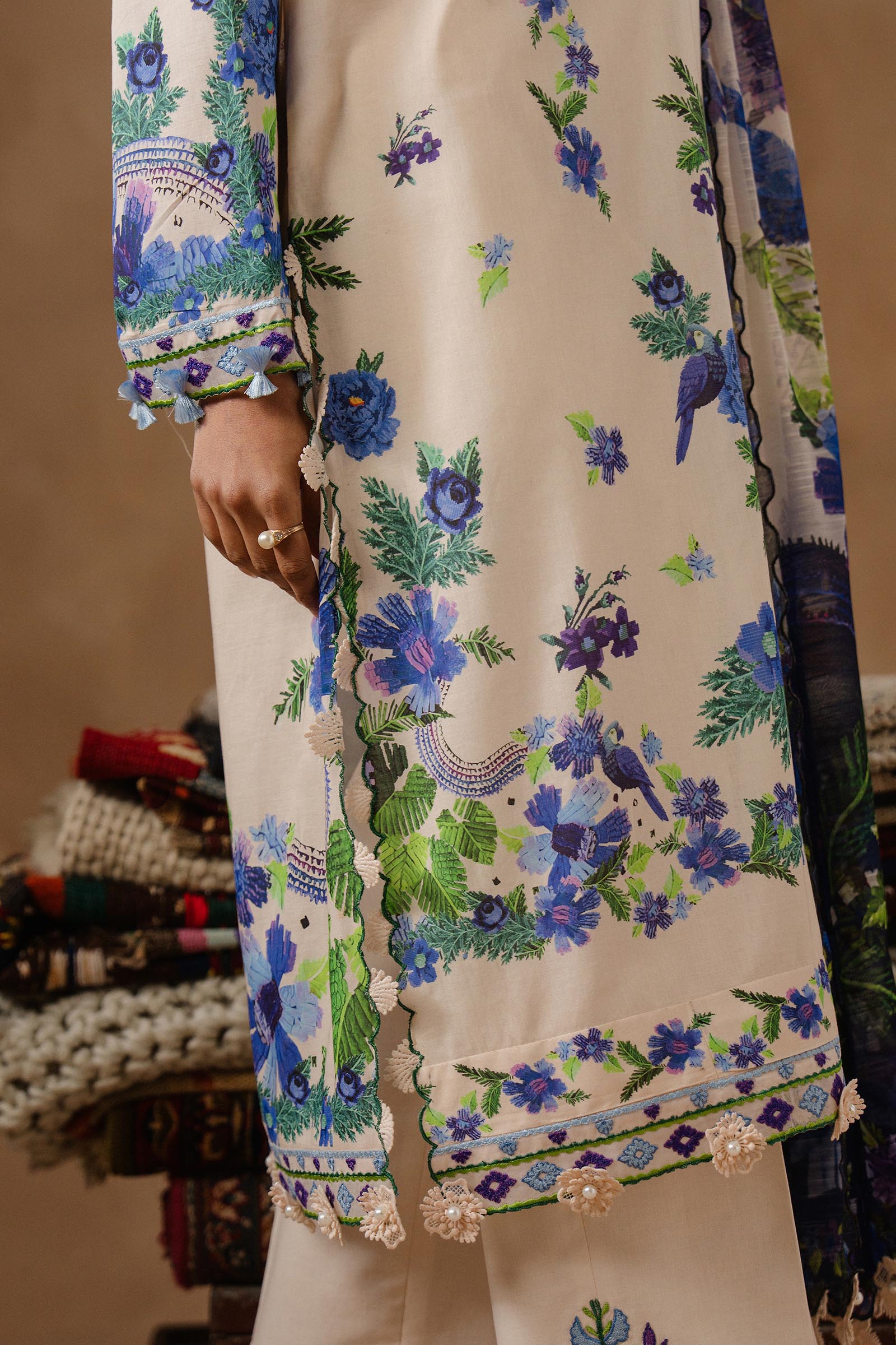 Unstitched Muzlin Lawn 3 Piece Suit