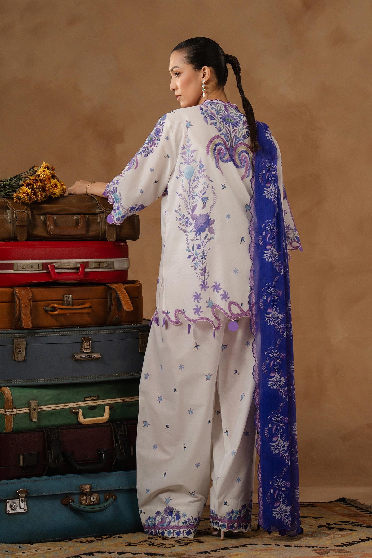 Unstitched Muzlin Lawn 3 Piece Suit