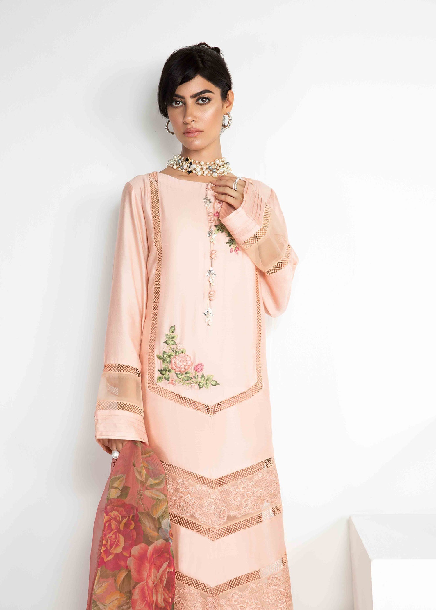 https://cdn.shopify.com/s/files/1/1625/9005/products/MANTRARESIZE5159A6738.jpg?v=1593788029
