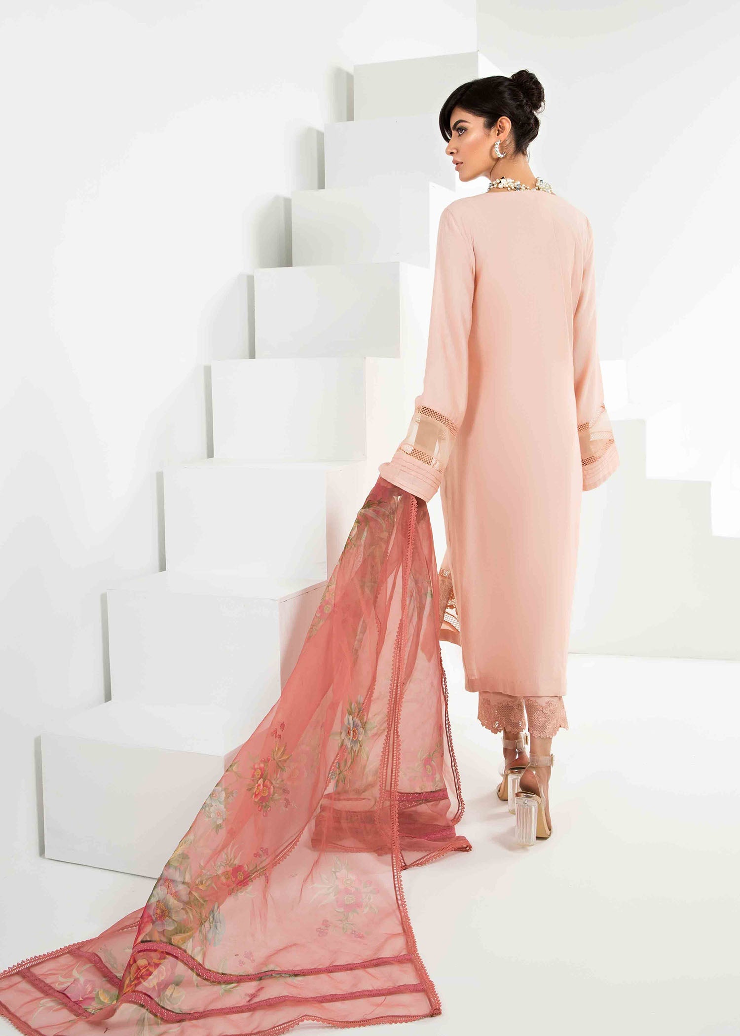 https://cdn.shopify.com/s/files/1/1625/9005/products/MANTRARESIZE5159A6749.jpg?v=1593788029