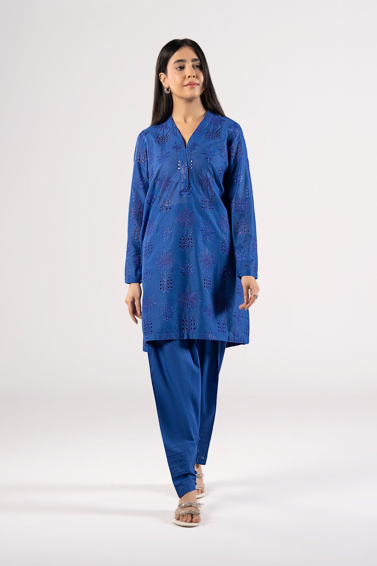 2 Pc Embroidered Lawn Suit - MBC119A-ESM-EBU