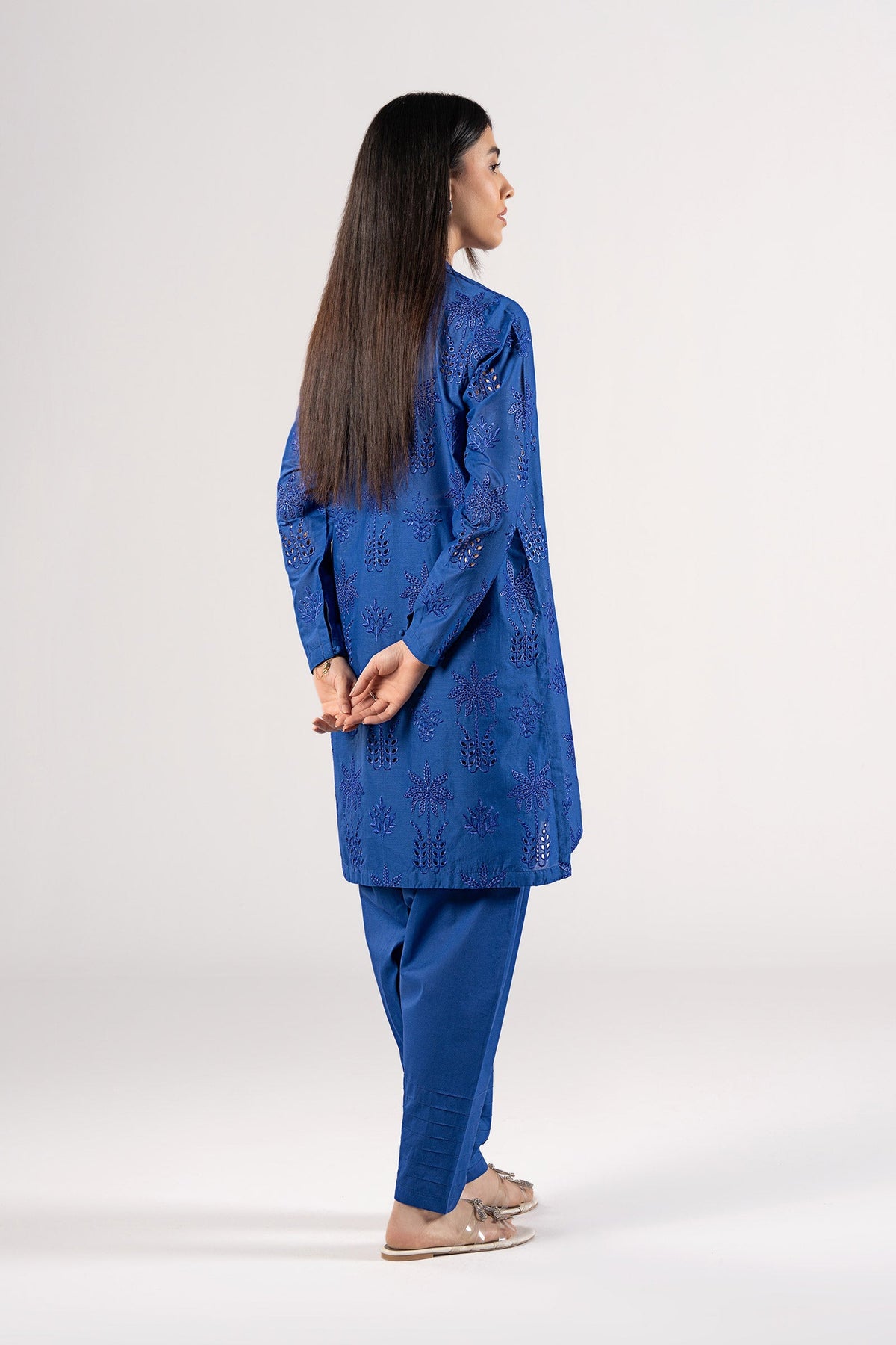 2 Pc Embroidered Lawn Suit - MBC119A-ESM-EBU