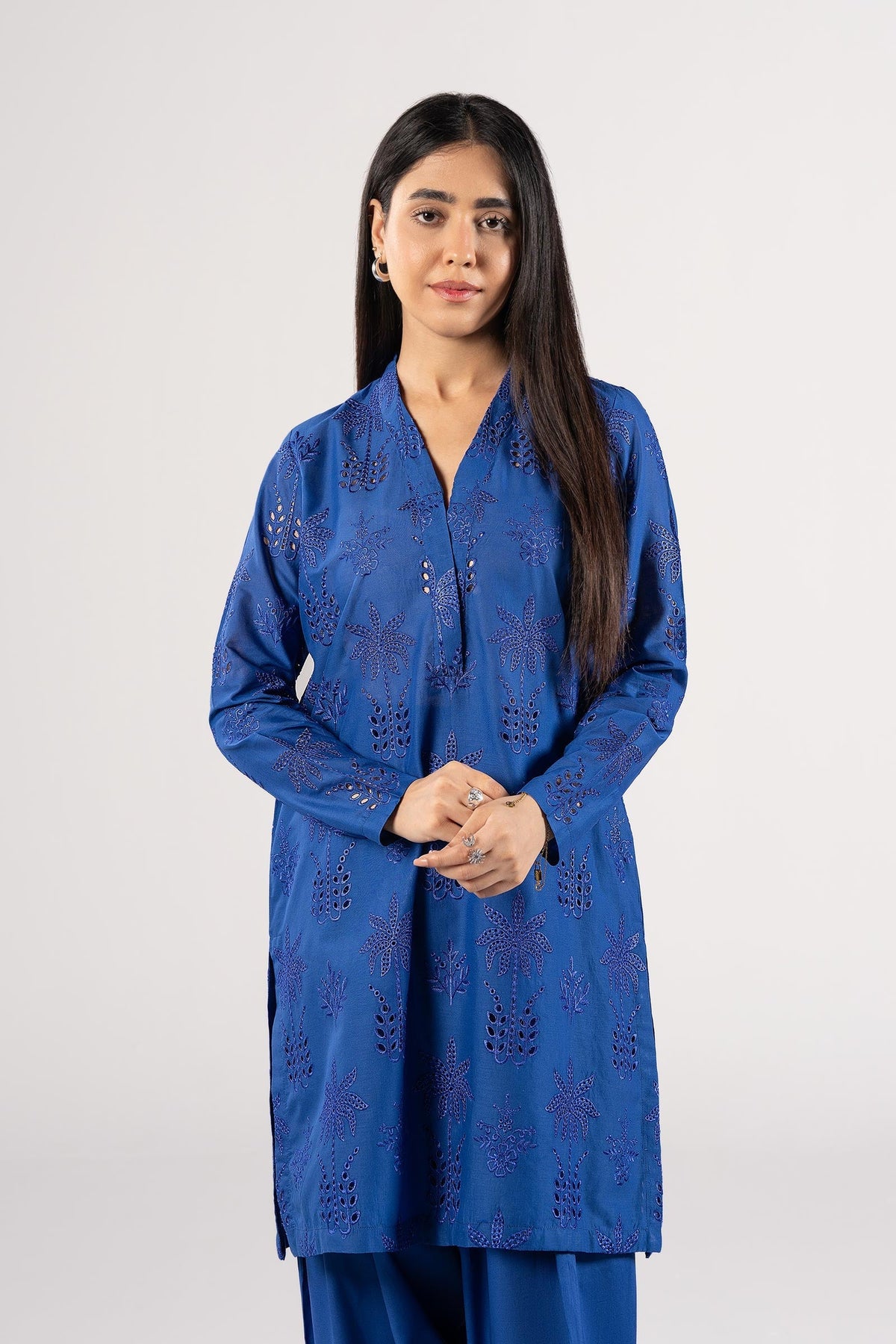 2 Pc Embroidered Lawn Suit - MBC119A-ESM-EBU