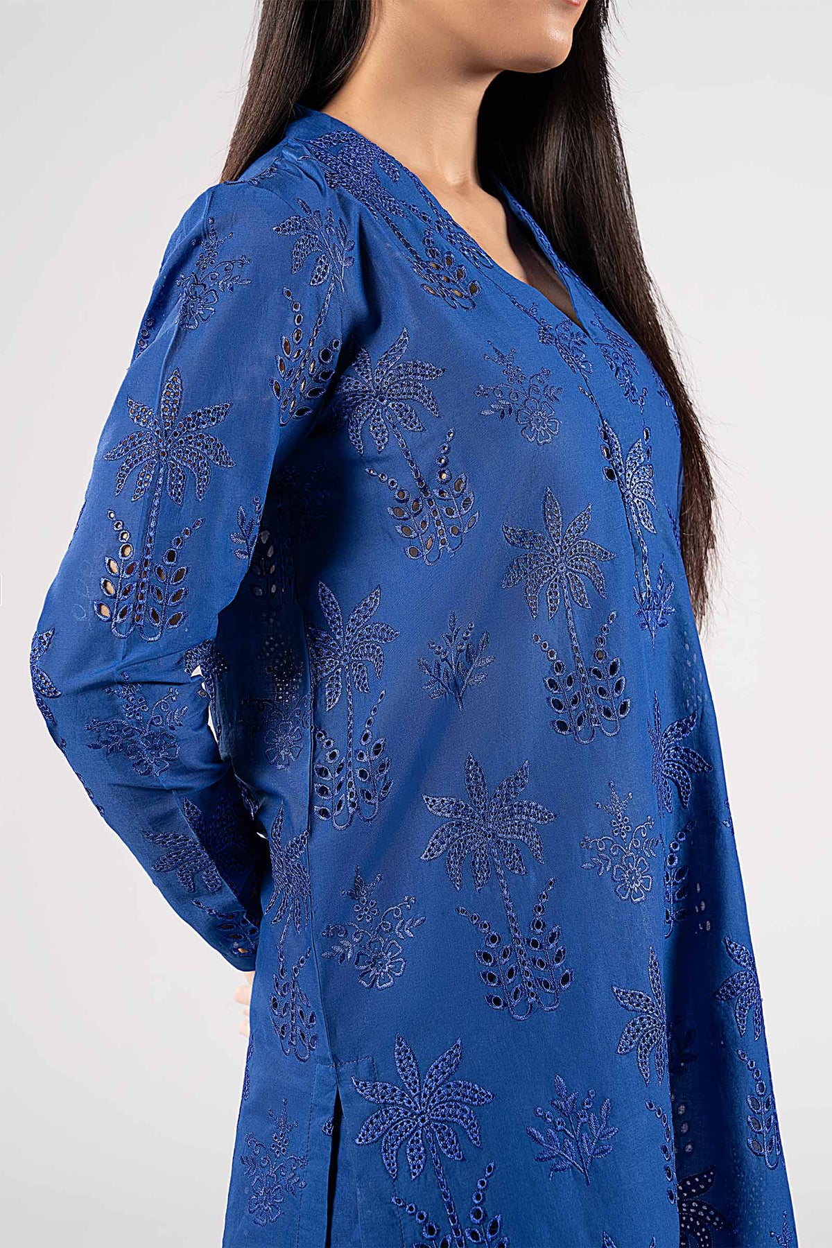 2 Pc Embroidered Lawn Suit - MBC119A-ESM-EBU