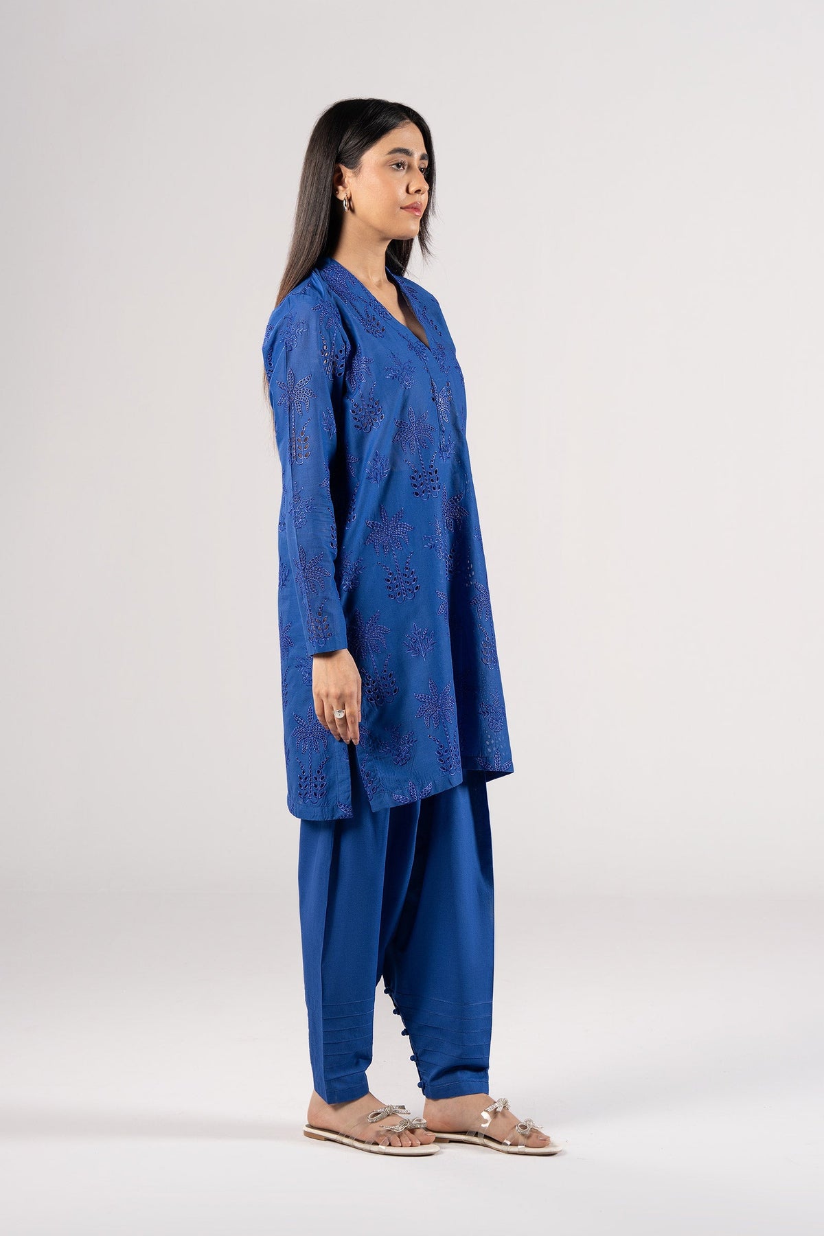 2 Pc Embroidered Lawn Suit - MBC119A-ESM-EBU