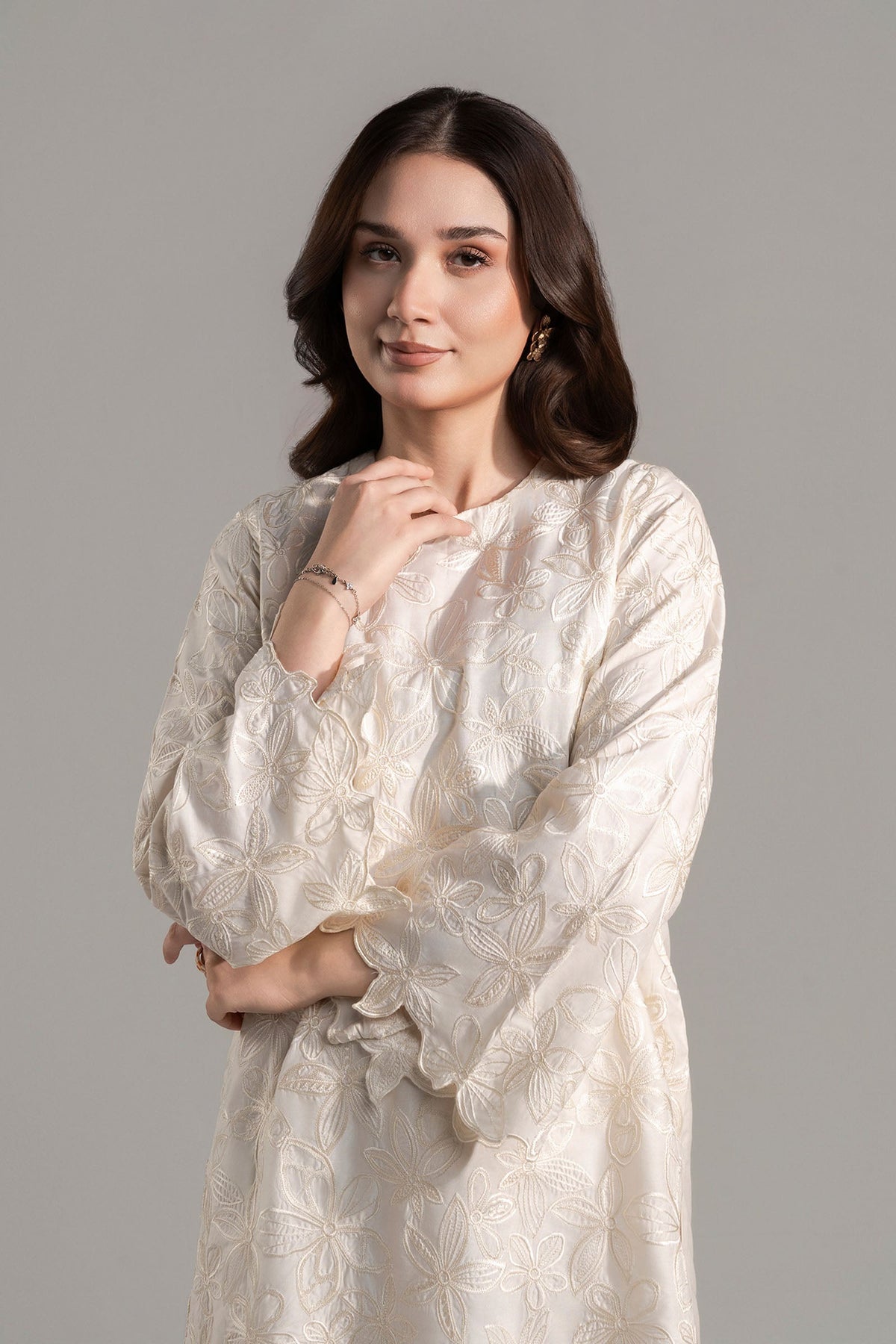 2 Pc Embroidered Arabic Lawn Suit