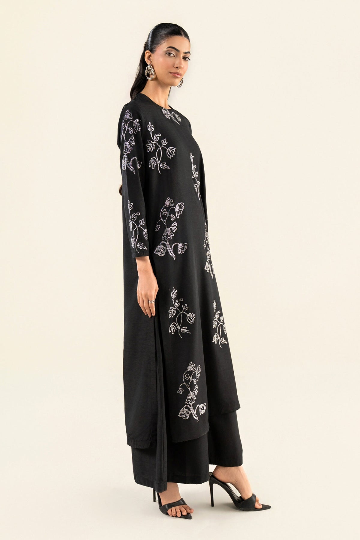 2 Pc Embellished Crepe Suit