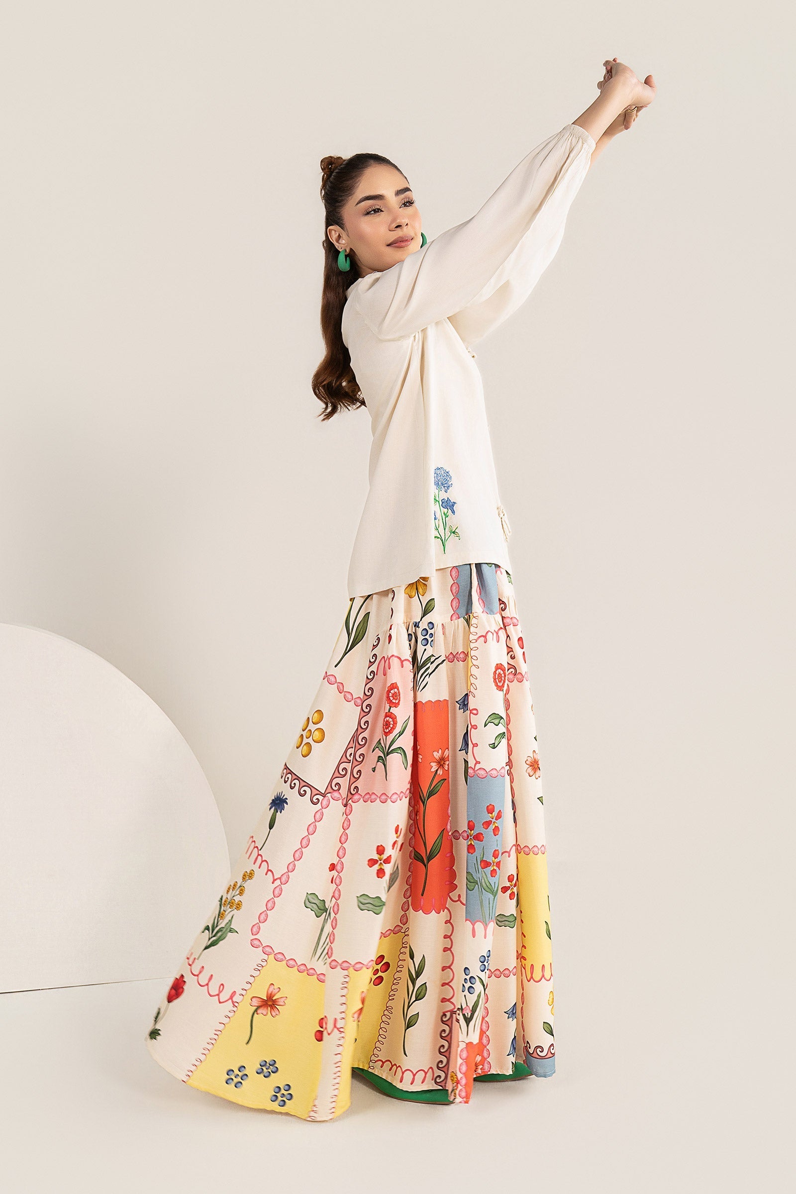 2 Pc Embroidered Arabic Lawn Suit