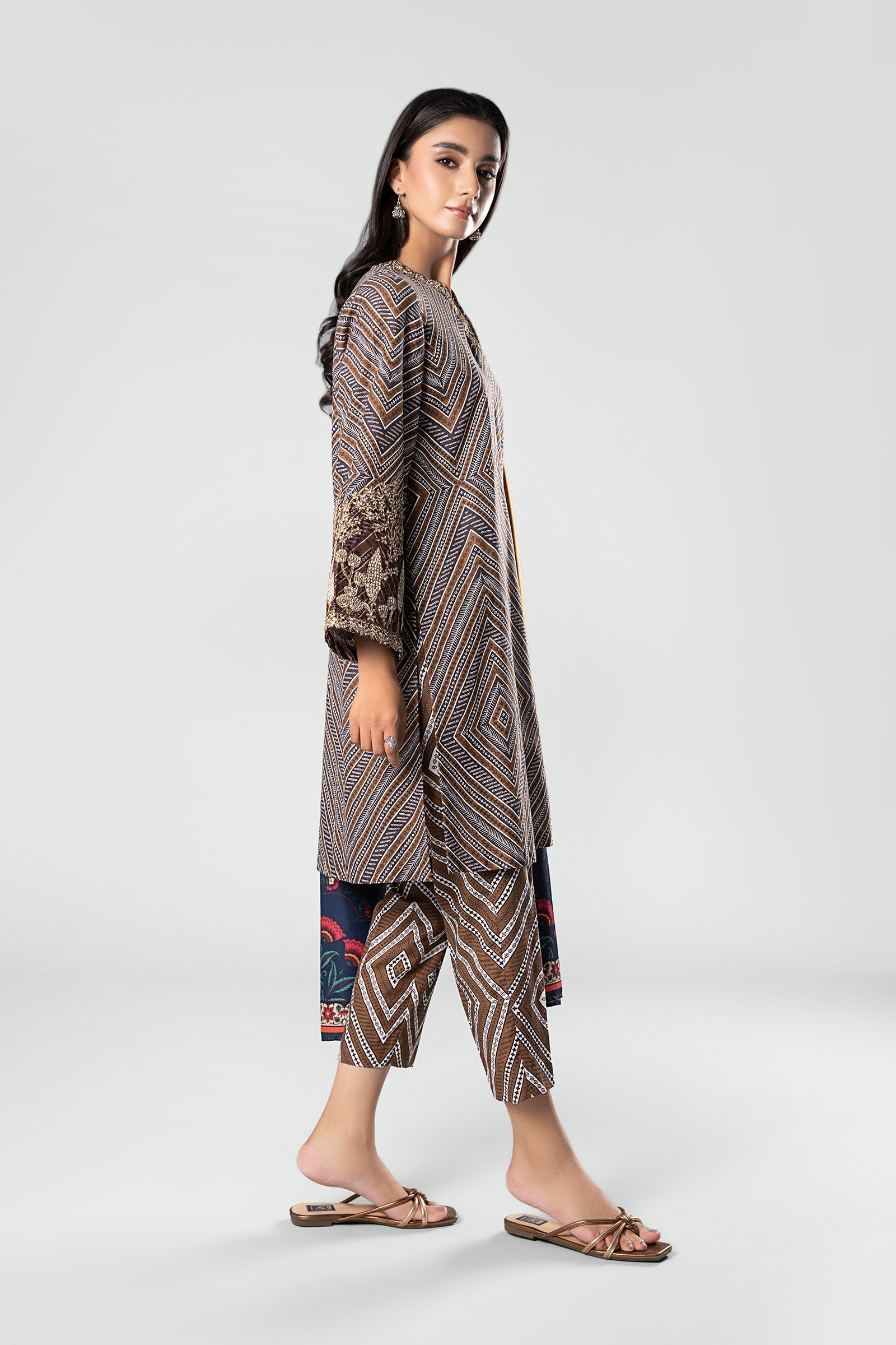 3 Pc Printed Khaddar Suit