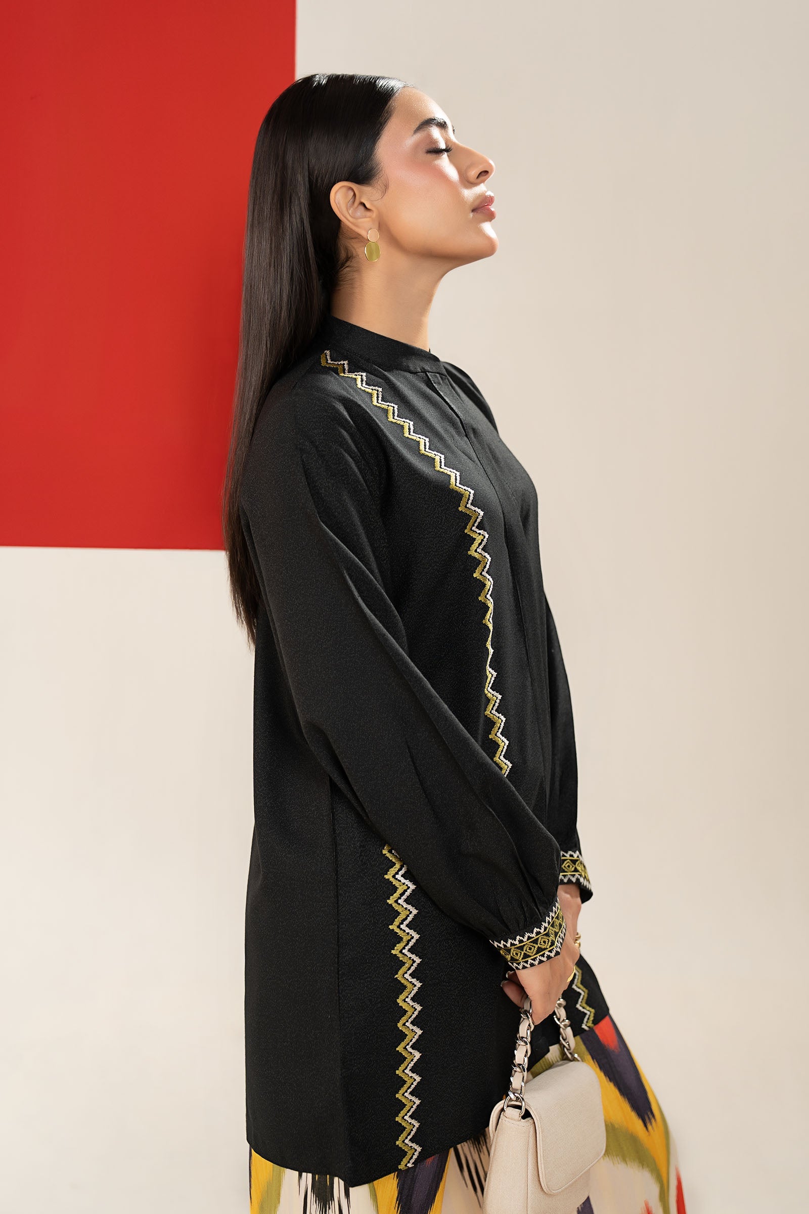 2 Pc Embroidered Karandi Suit