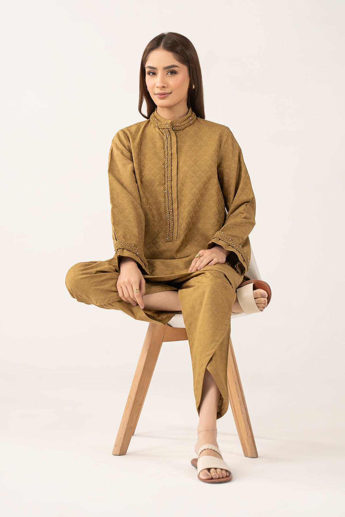 2 Pc Dyed Khaddar Jacquard Suit