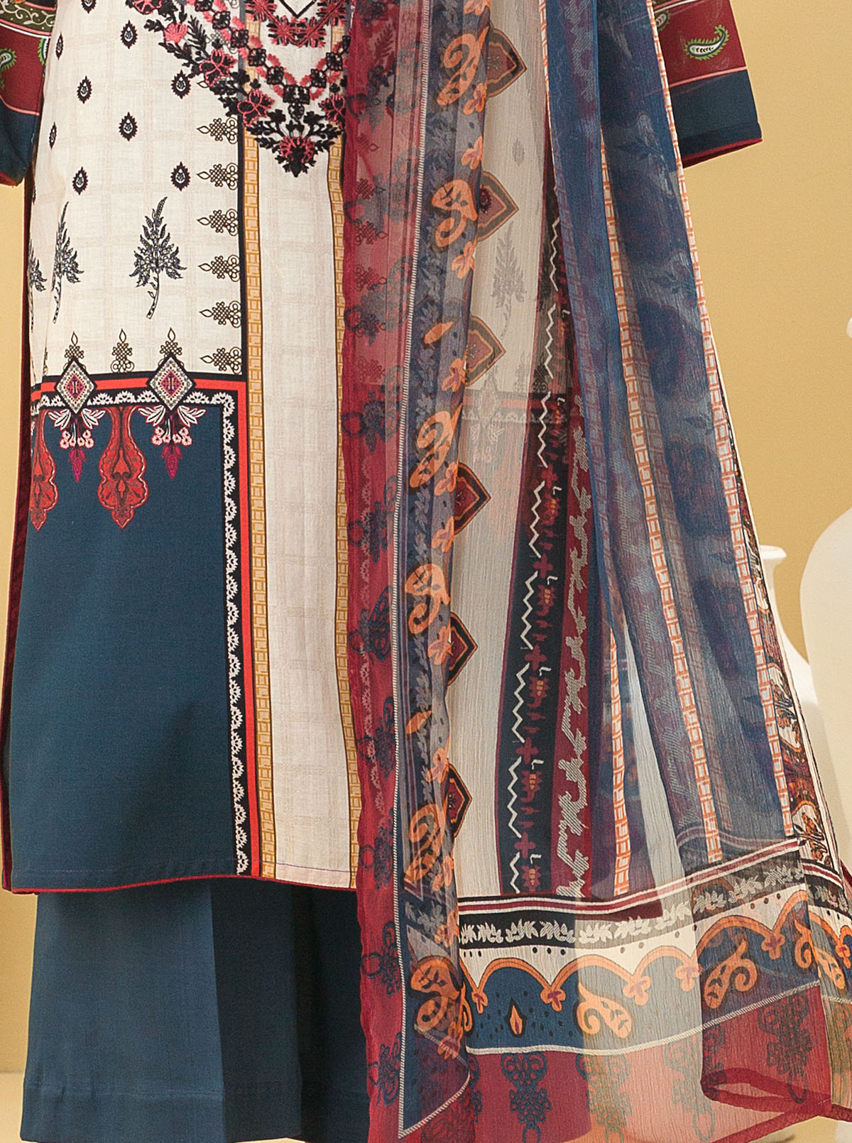 3 Piece - Embroidered Lawn Suit - Pearly Jewel