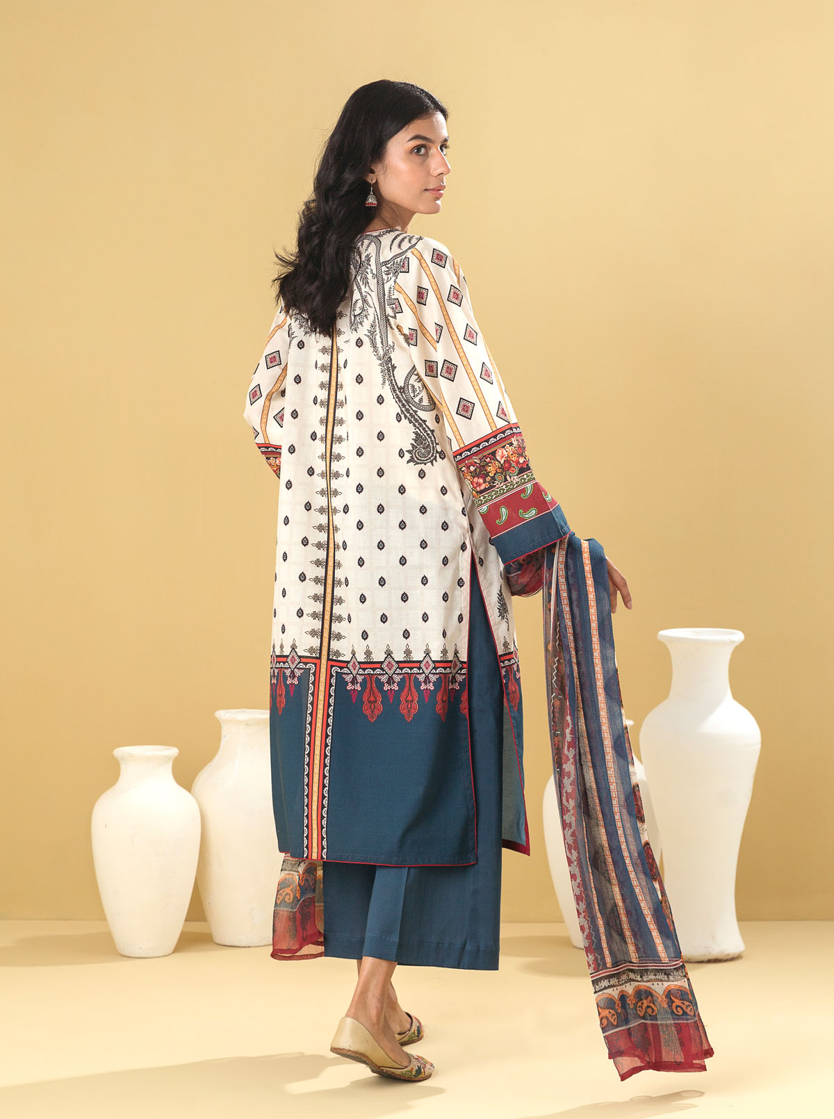 3 Piece - Embroidered Lawn Suit - Pearly Jewel
